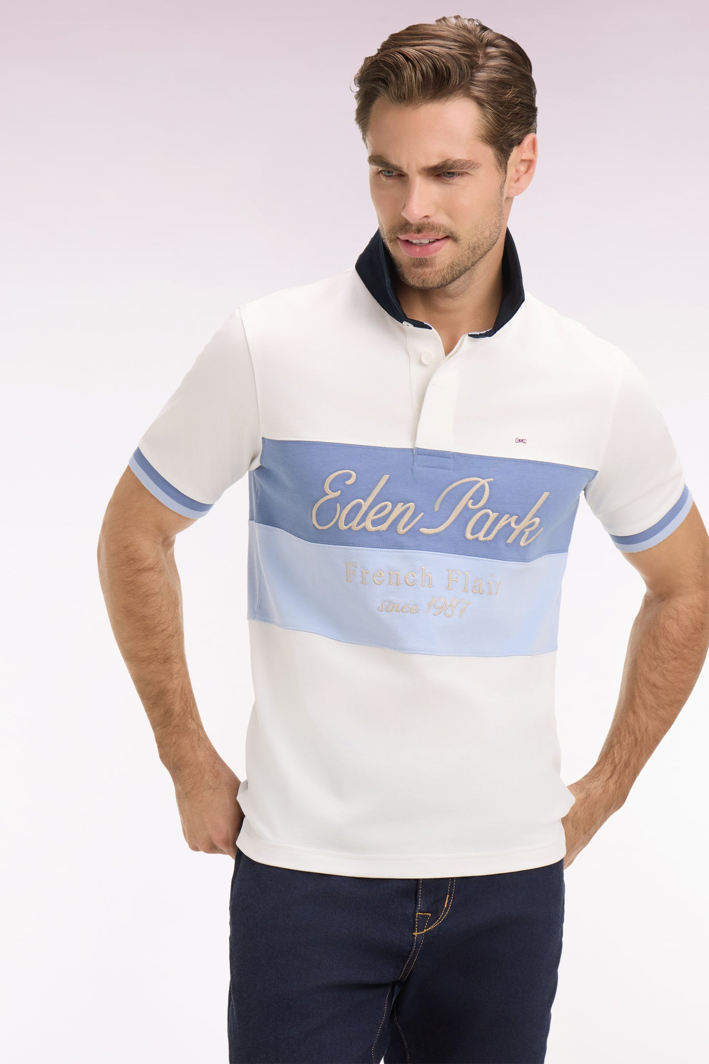 Regular fit ecru short-sleeved jersey with pastel cutouts and embroidery