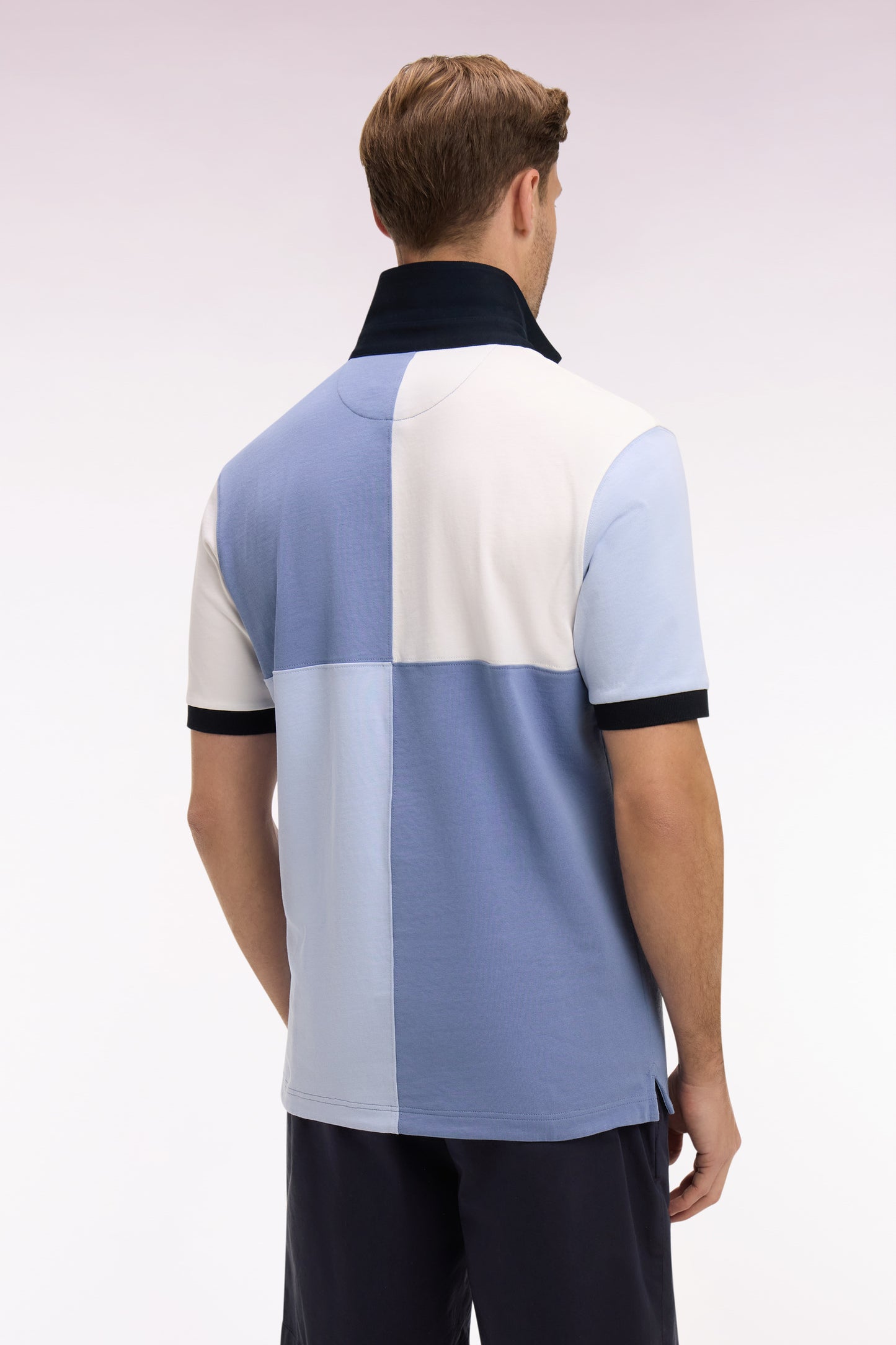 Maillot à manches courtes bleu découpes cadran et broderie coupe regular