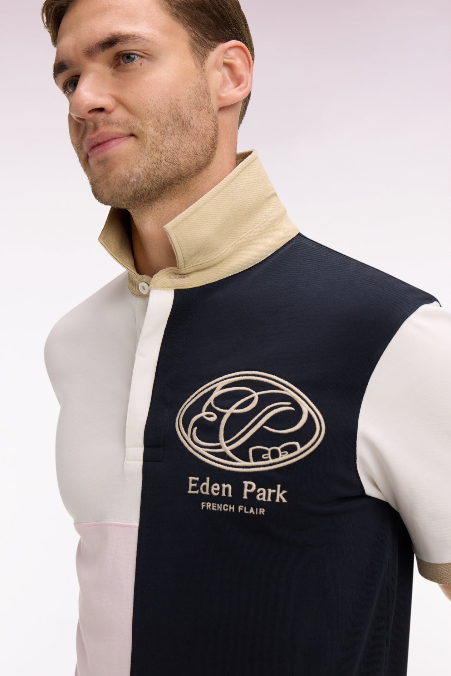 Navy short-sleeved jersey with graphic cutouts and regular-fit embroidery