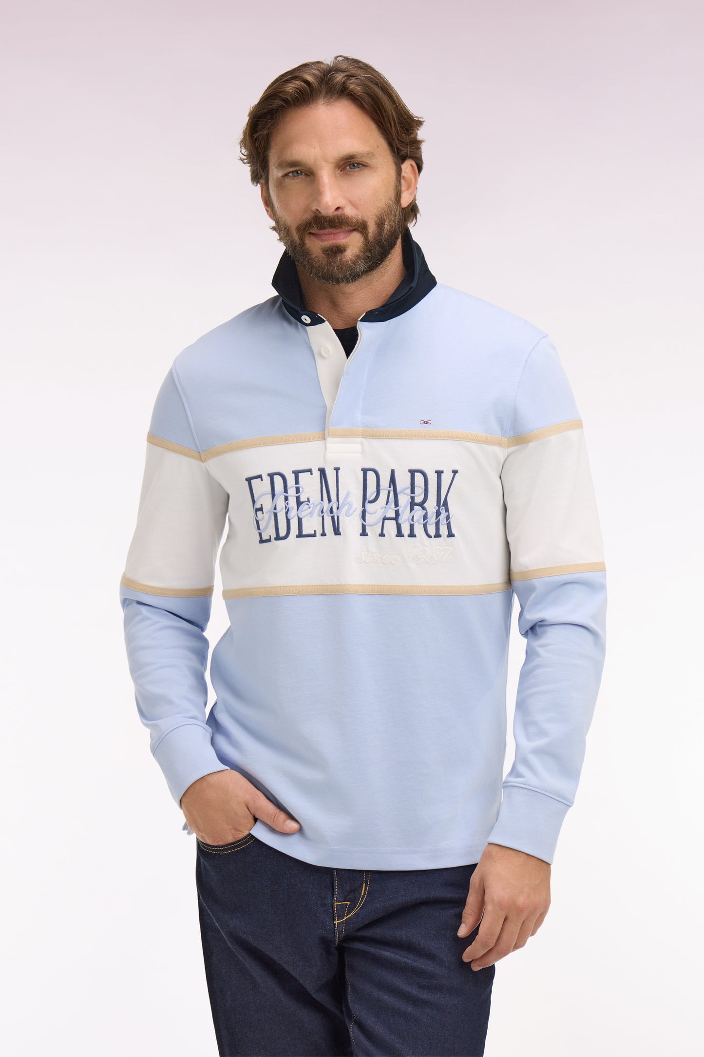 Embroidered sky and ecru long-sleeved jersey