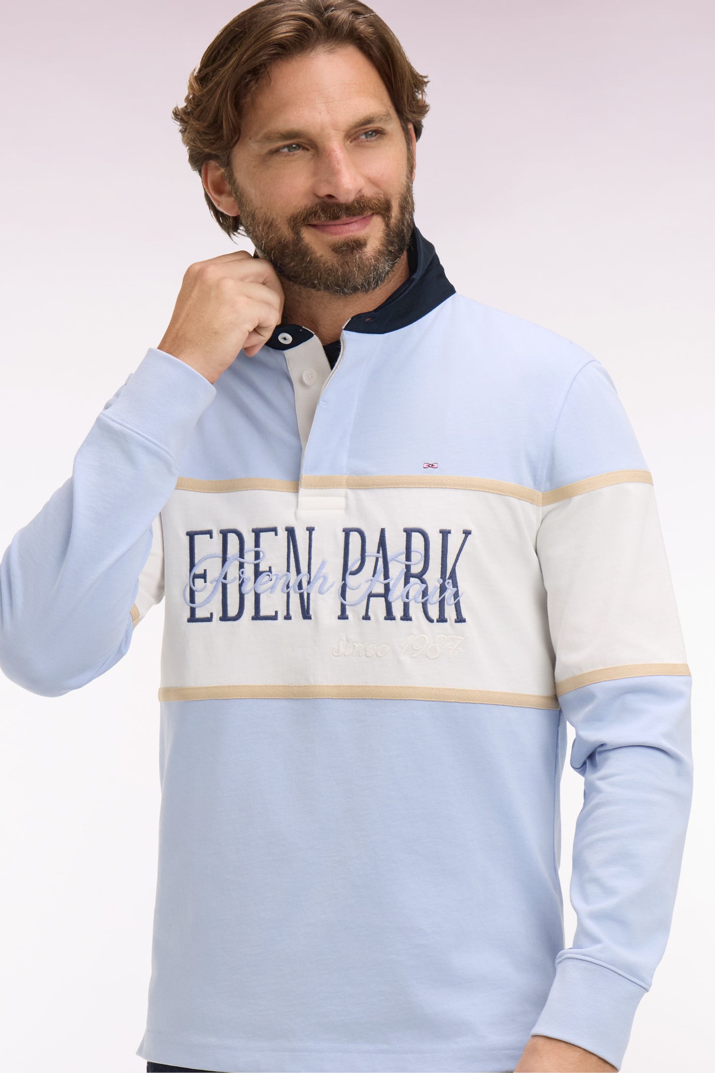 Embroidered sky and ecru long-sleeved jersey