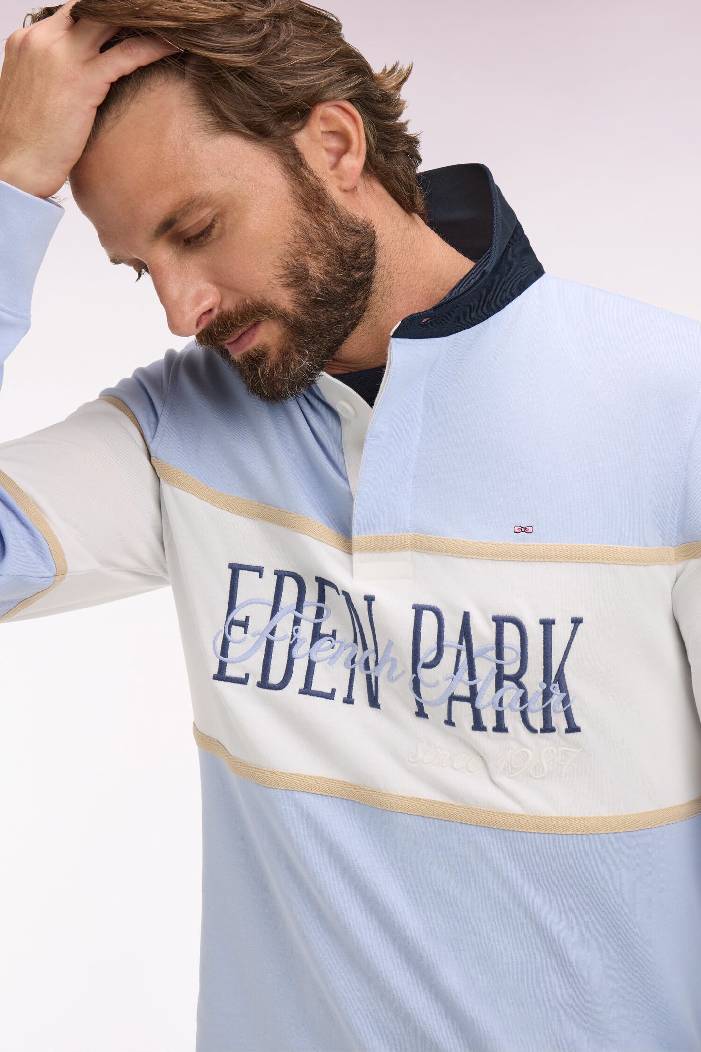 Embroidered sky and ecru long-sleeved jersey