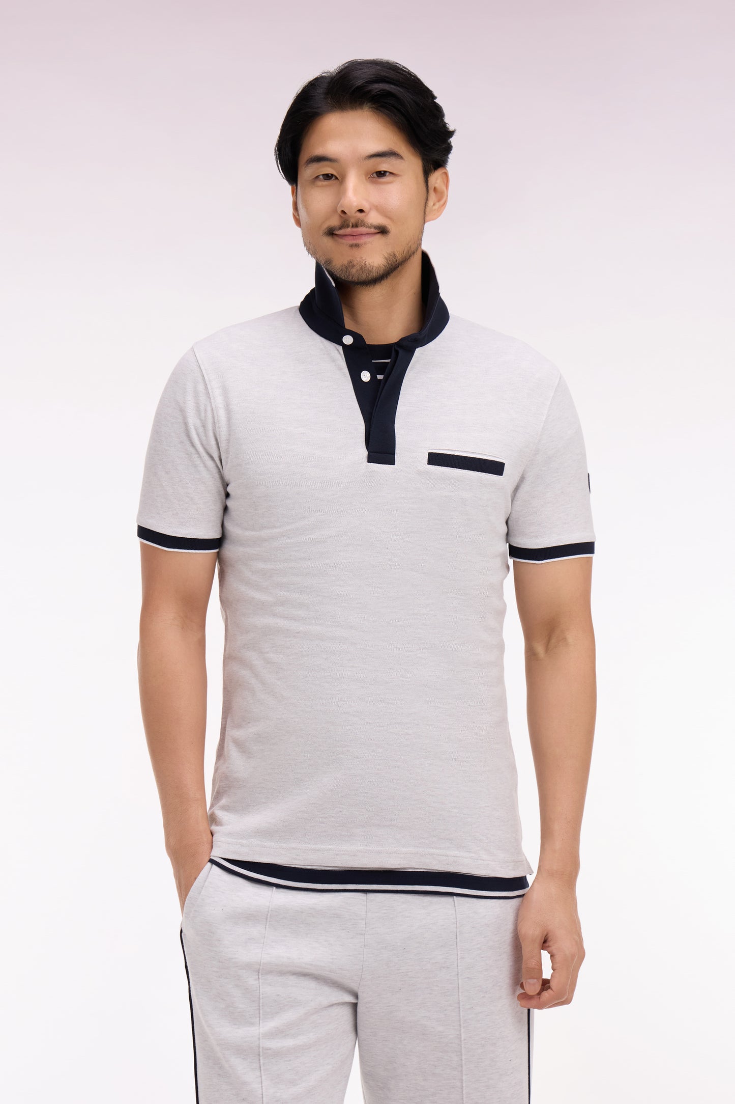 Polo manches courtes en piqué coton stretch gris clair coupe slim