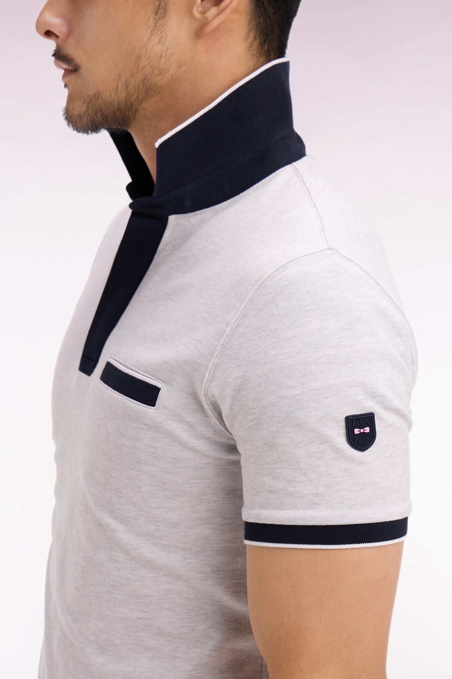 Polo manches courtes en piqué coton stretch gris clair coupe slim