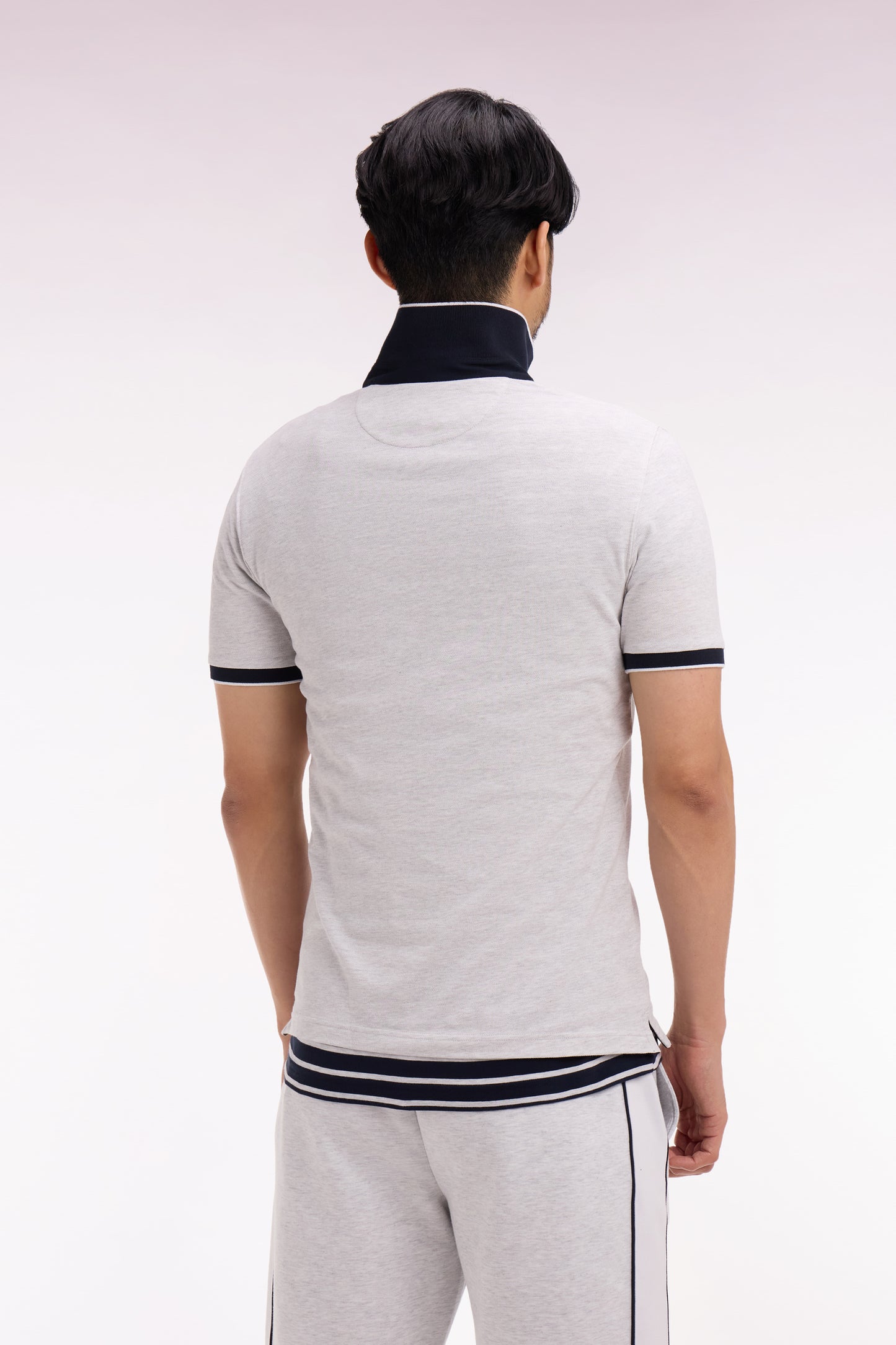 Polo manches courtes en piqué coton stretch gris clair coupe slim