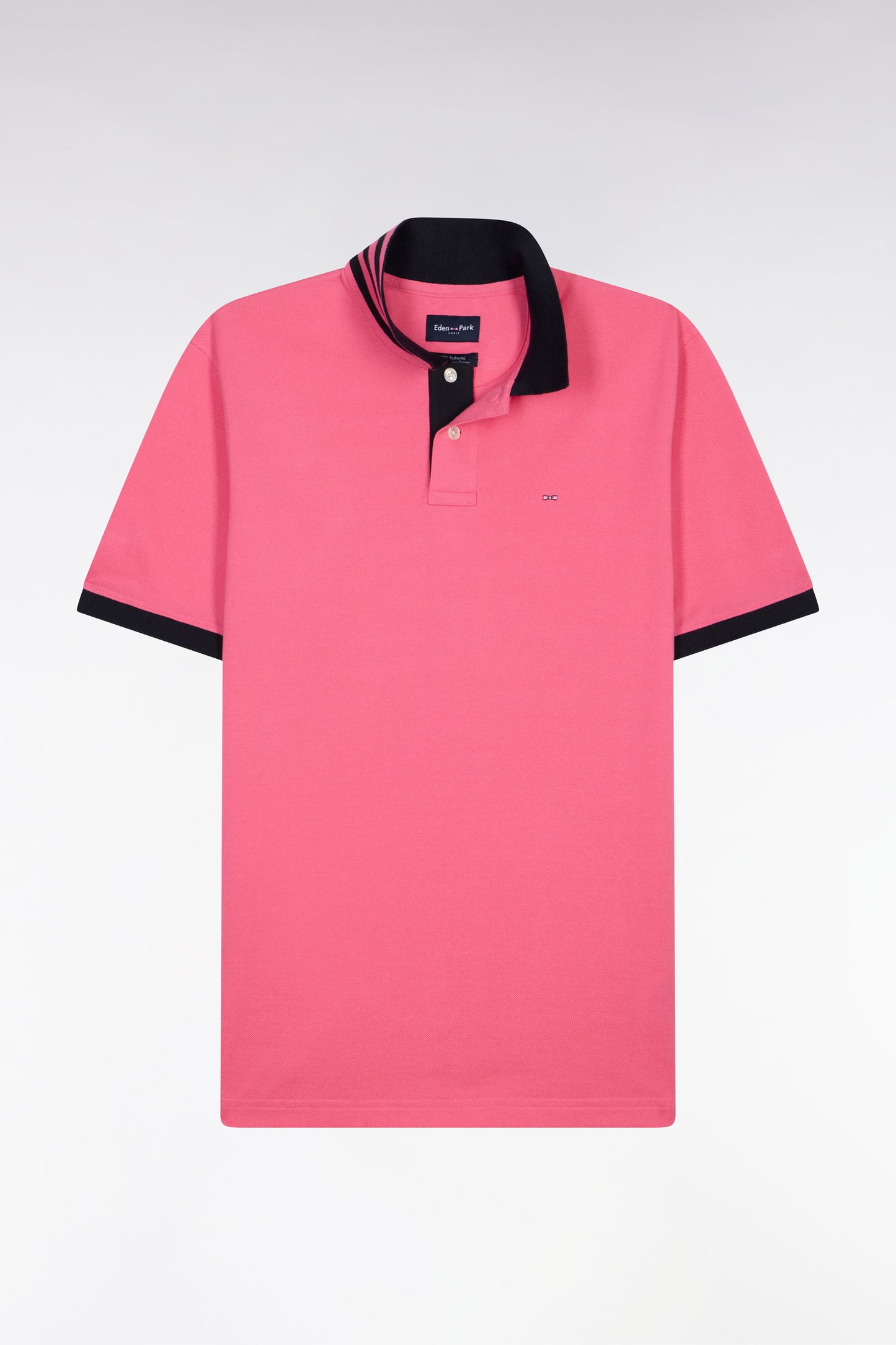 Polo manches courtes en piqué coton rose dessous de col rayé coupe slim