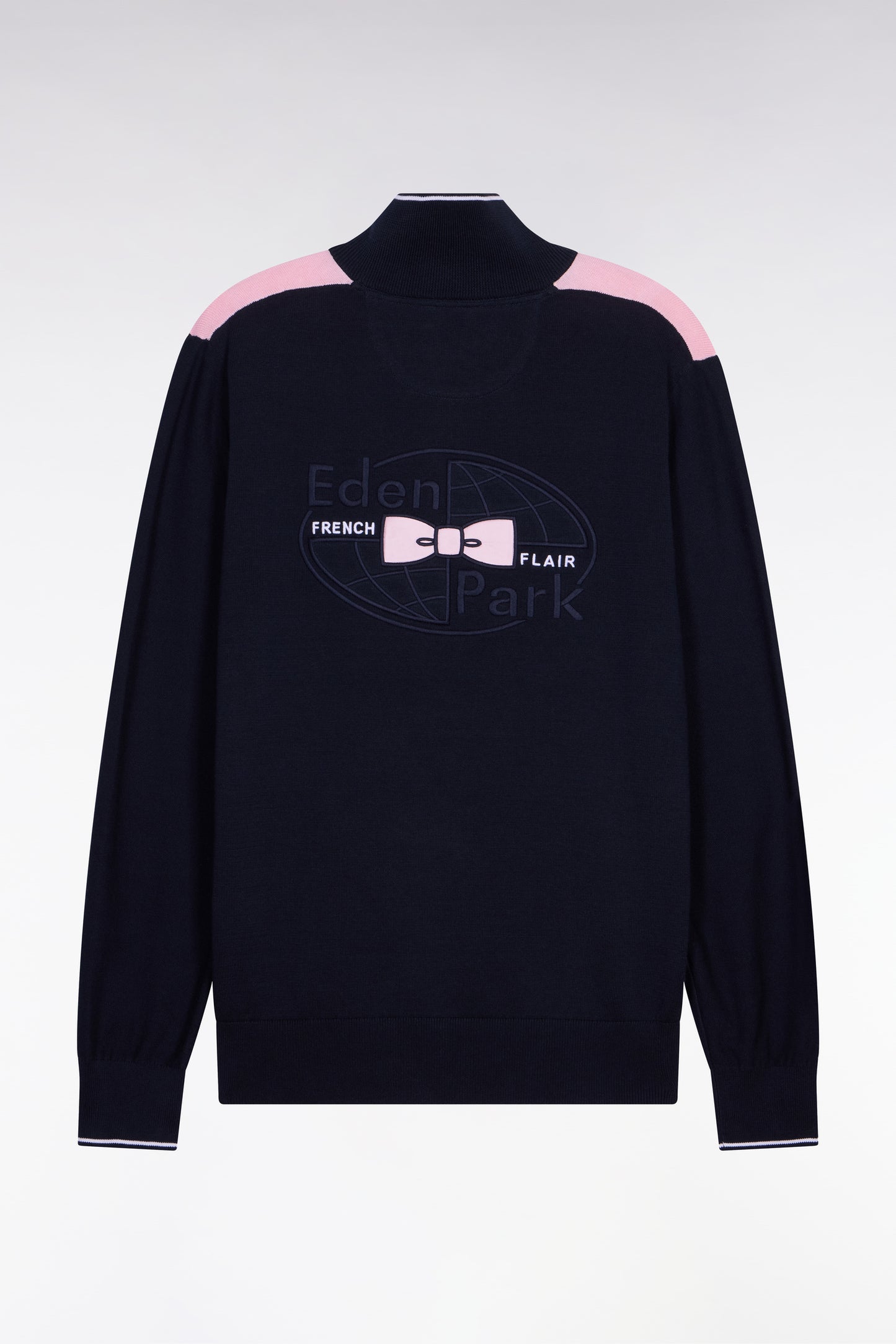 Pull à col maillot en coton rose brodé