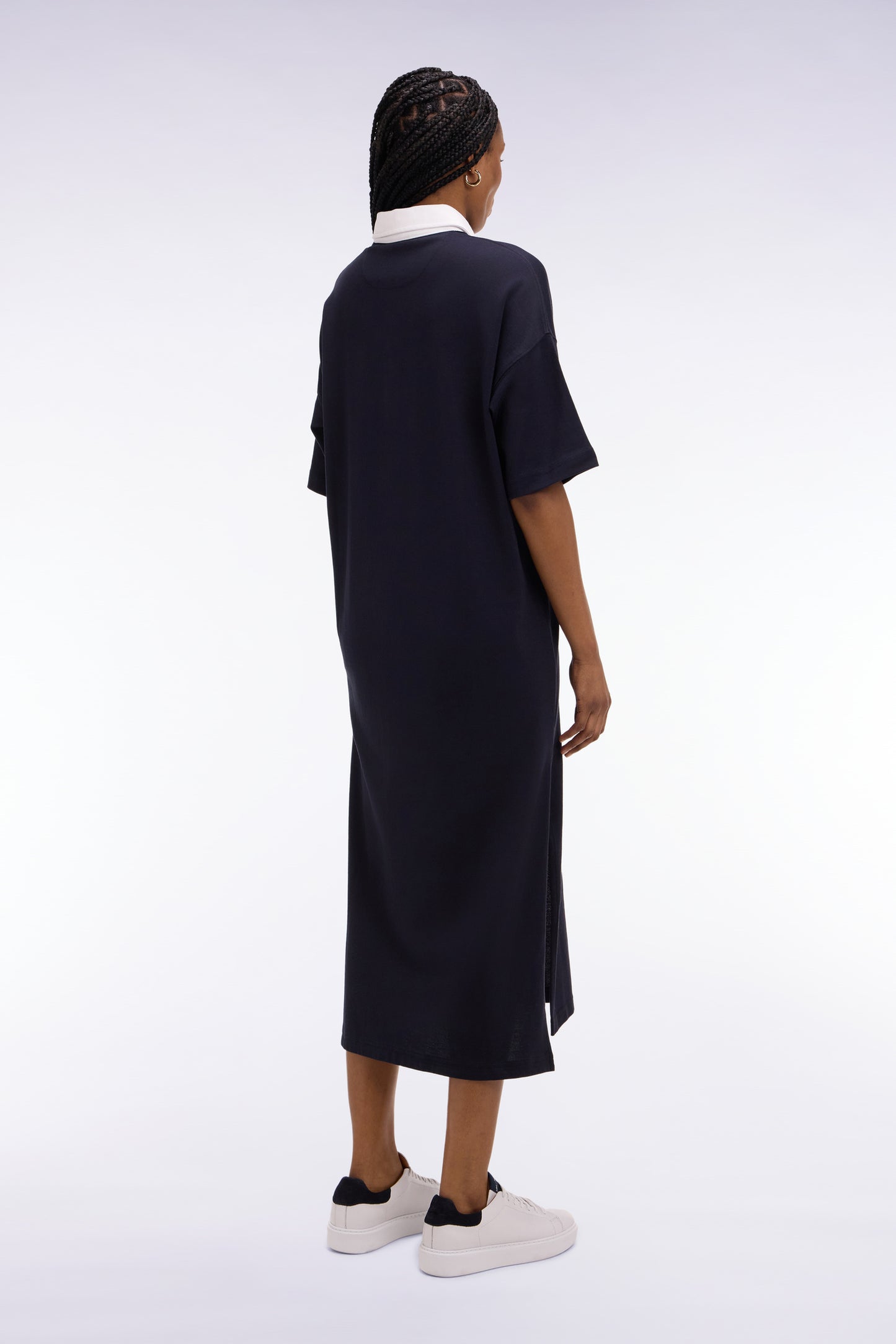 Robe polo en coton marine à col blanc