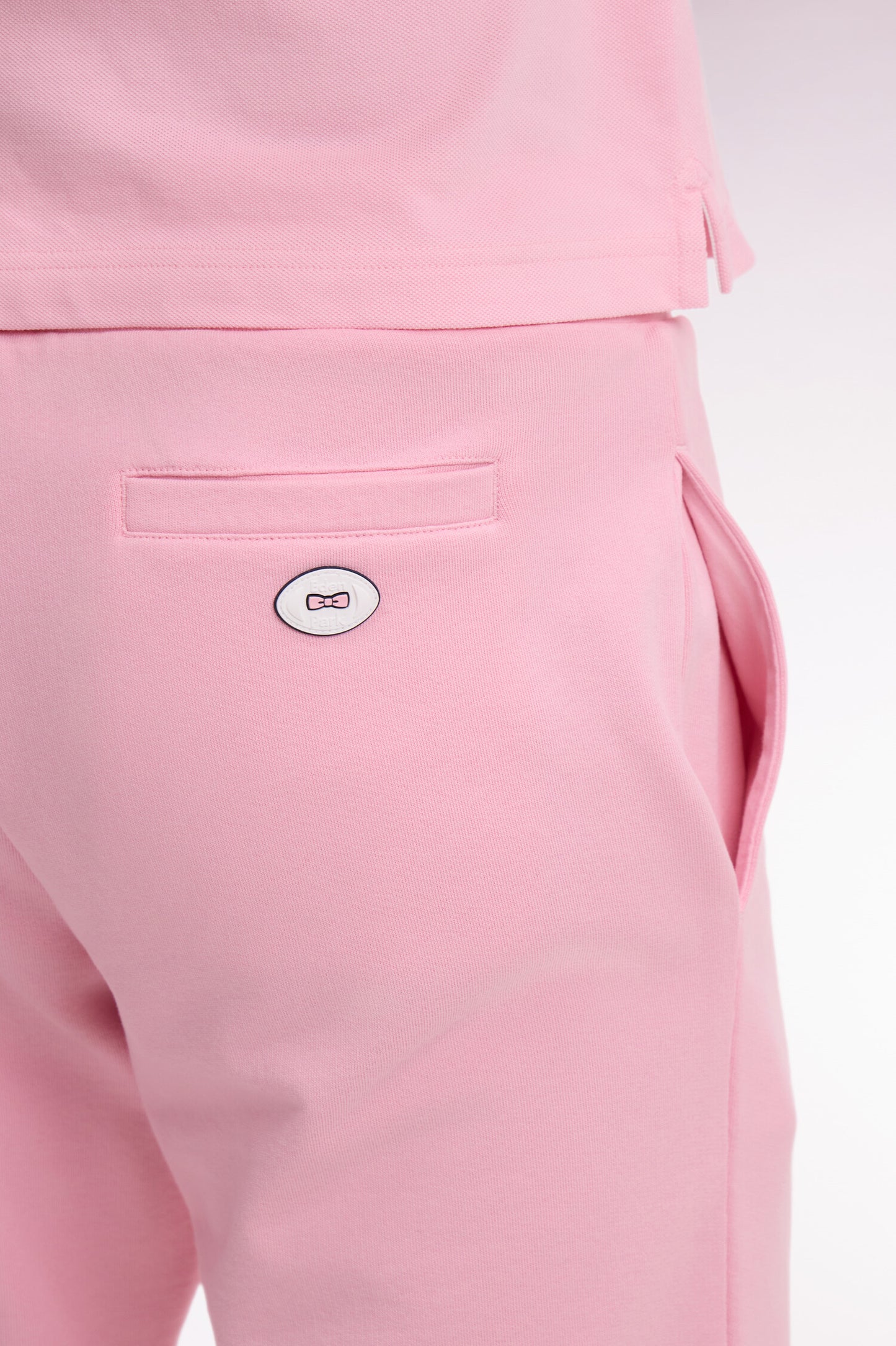 Short en molleton rose à bordures de jambe rayées