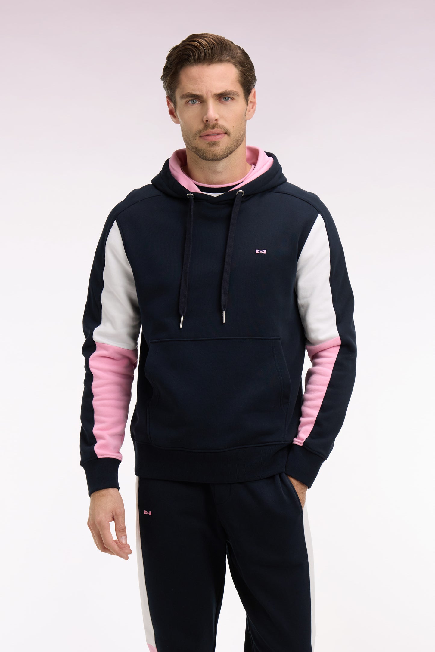 Sweatshirt à capuche en coton marine broderie dos