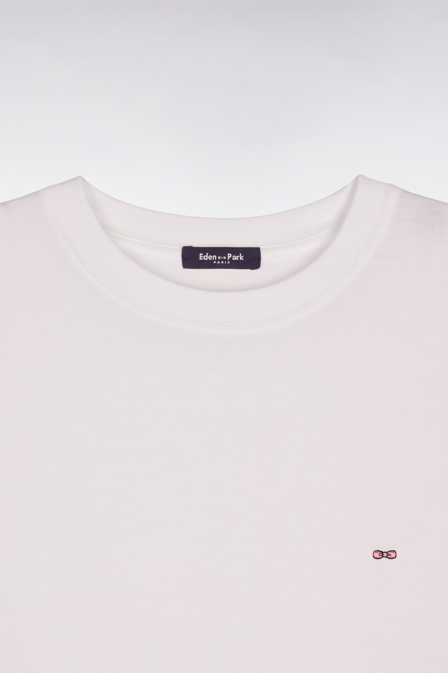 Short-sleeved white lyocell and cotton t-shirt with oversized cut