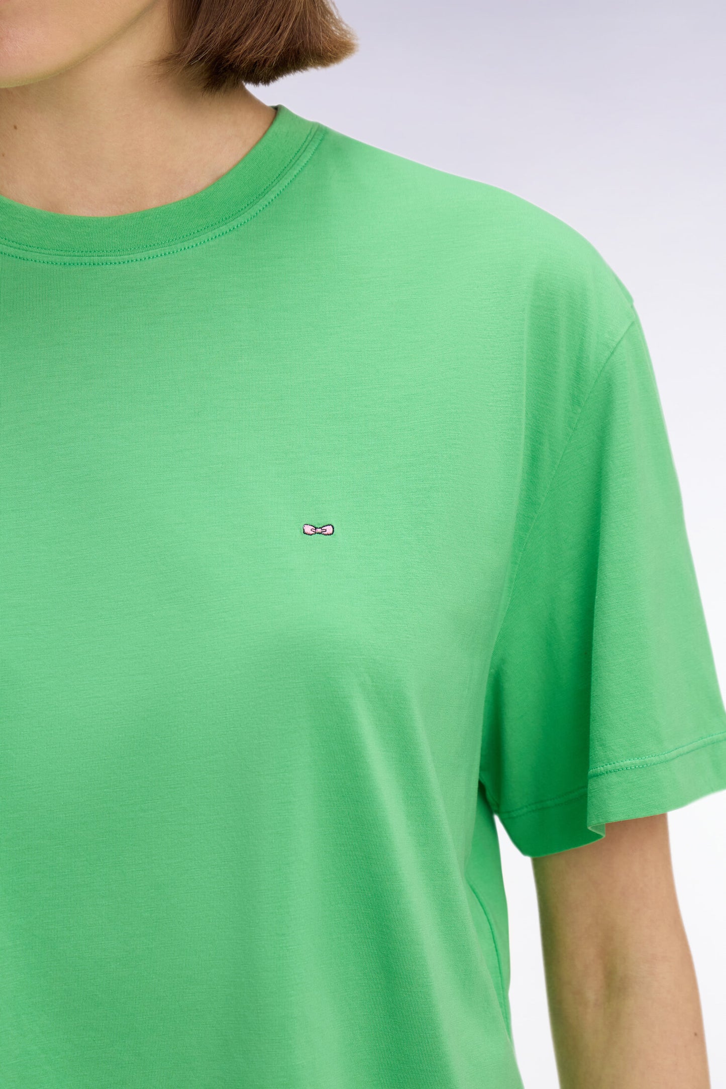 Short-sleeved green lyocell and cotton t-shirt with oversized cut