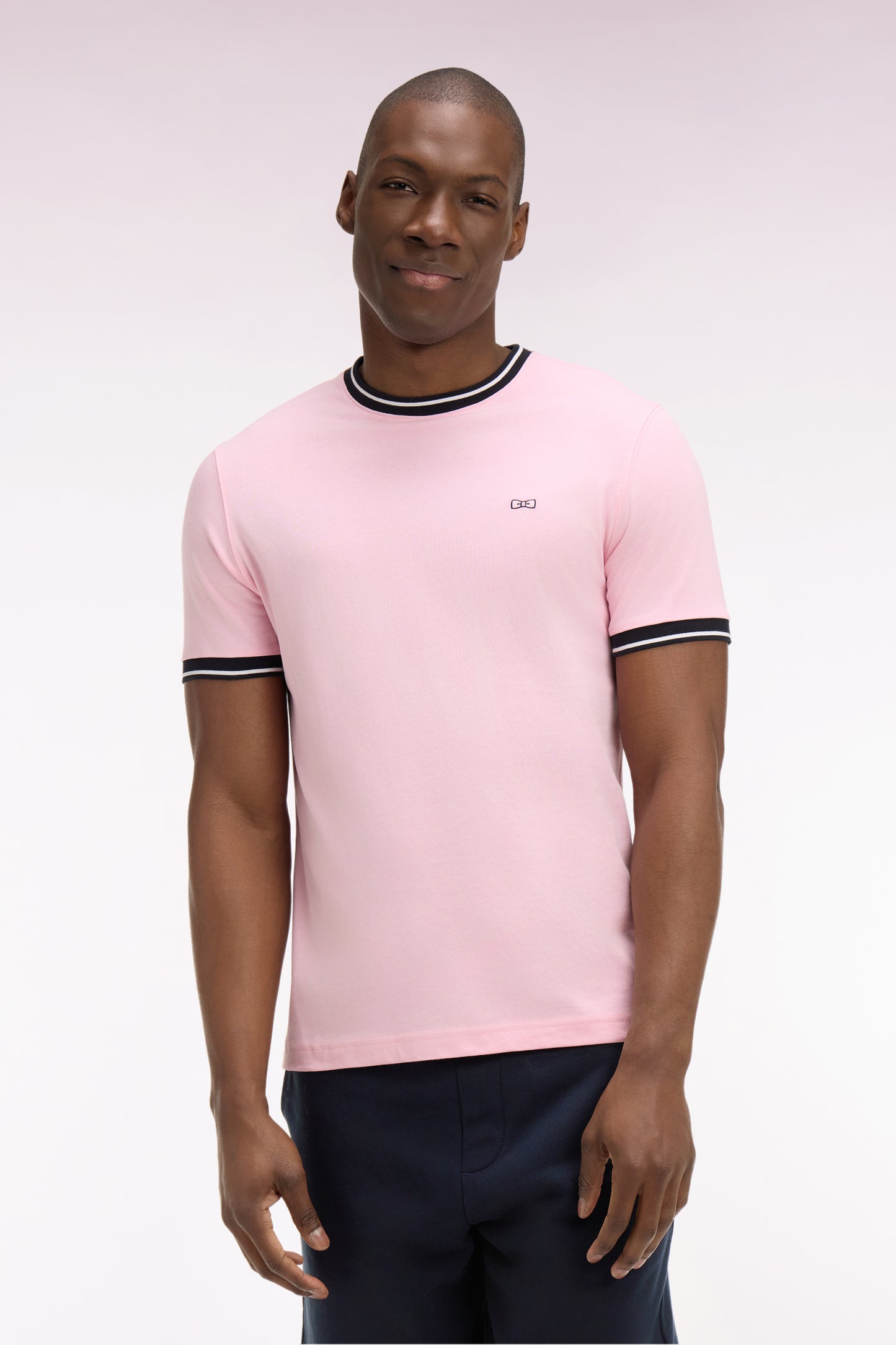 Regular fit short-sleeved pink embroidered cotton T-shirt