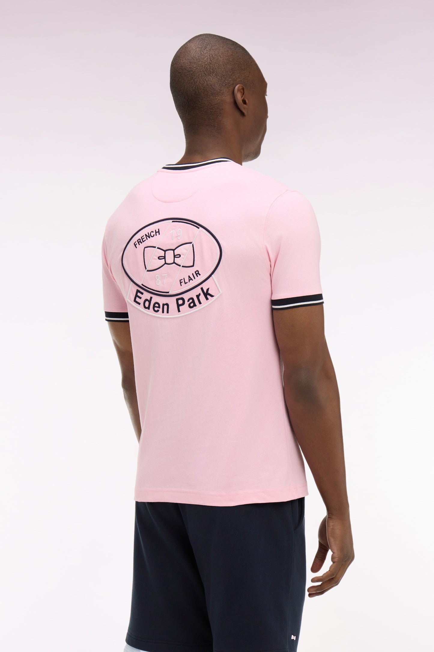 Regular fit short-sleeved pink embroidered cotton T-shirt
