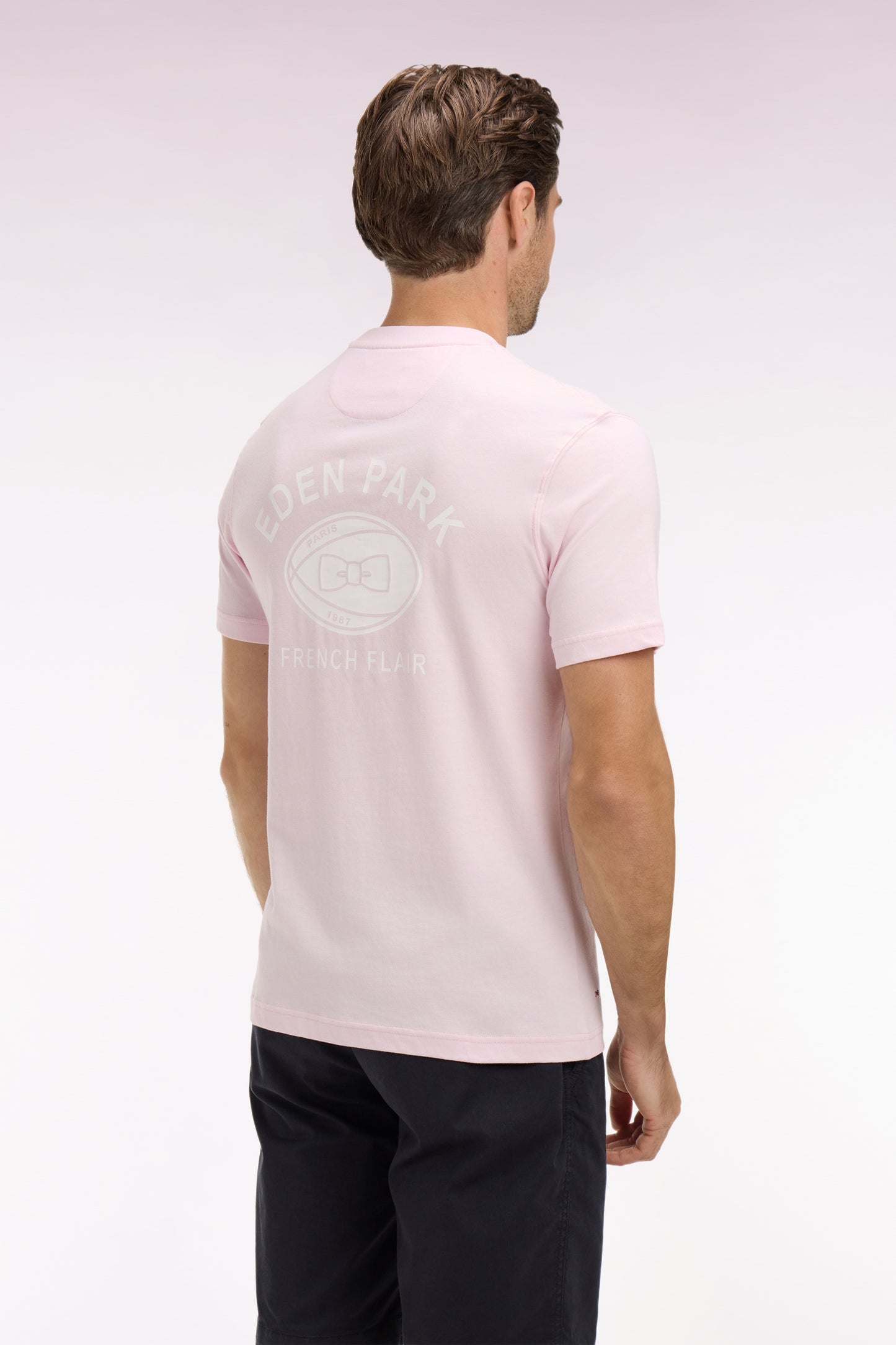 Short-sleeved T-shirt with pink back screen print, regular fit