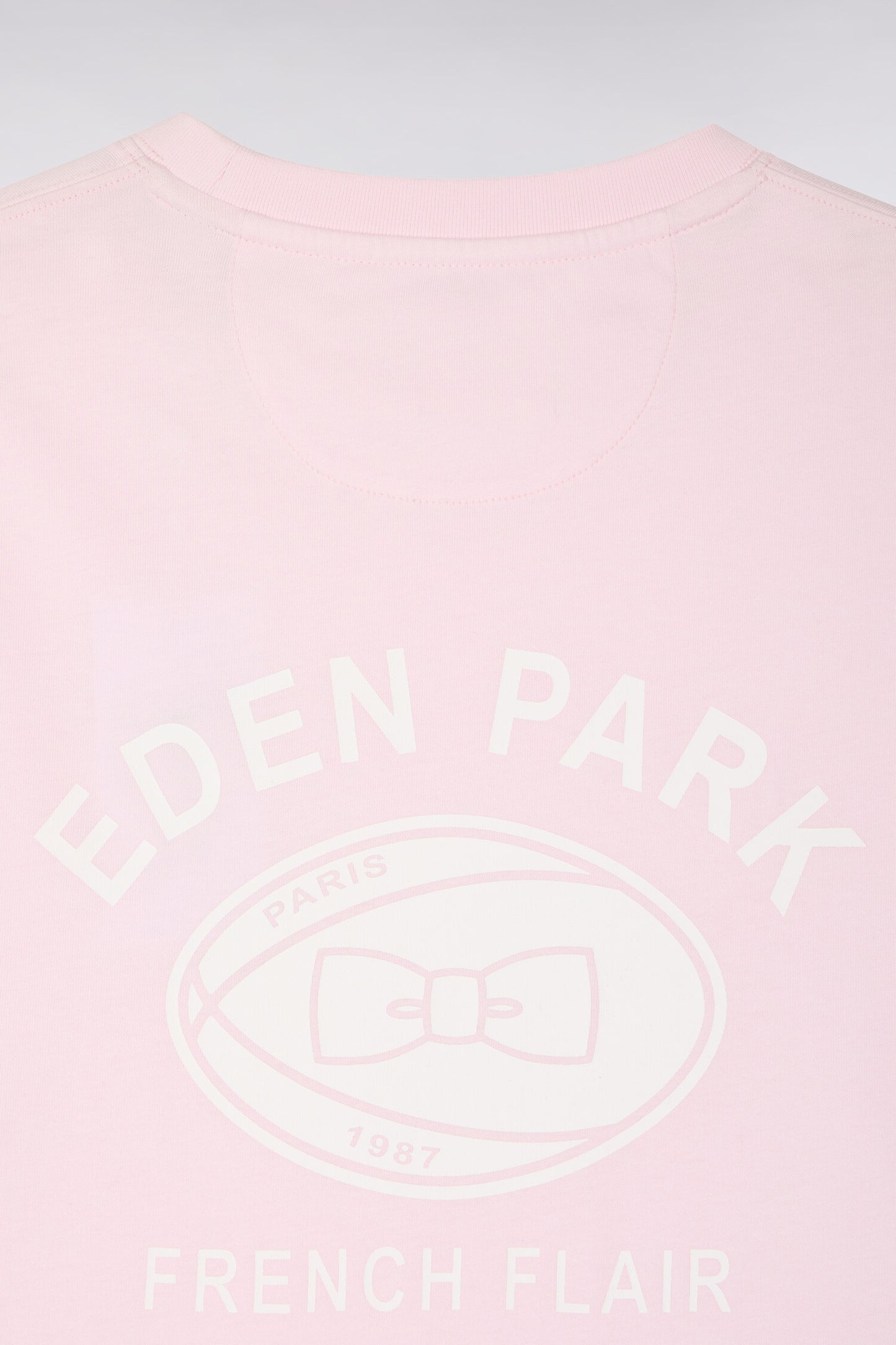 Short-sleeved T-shirt with pink back screen print, regular fit