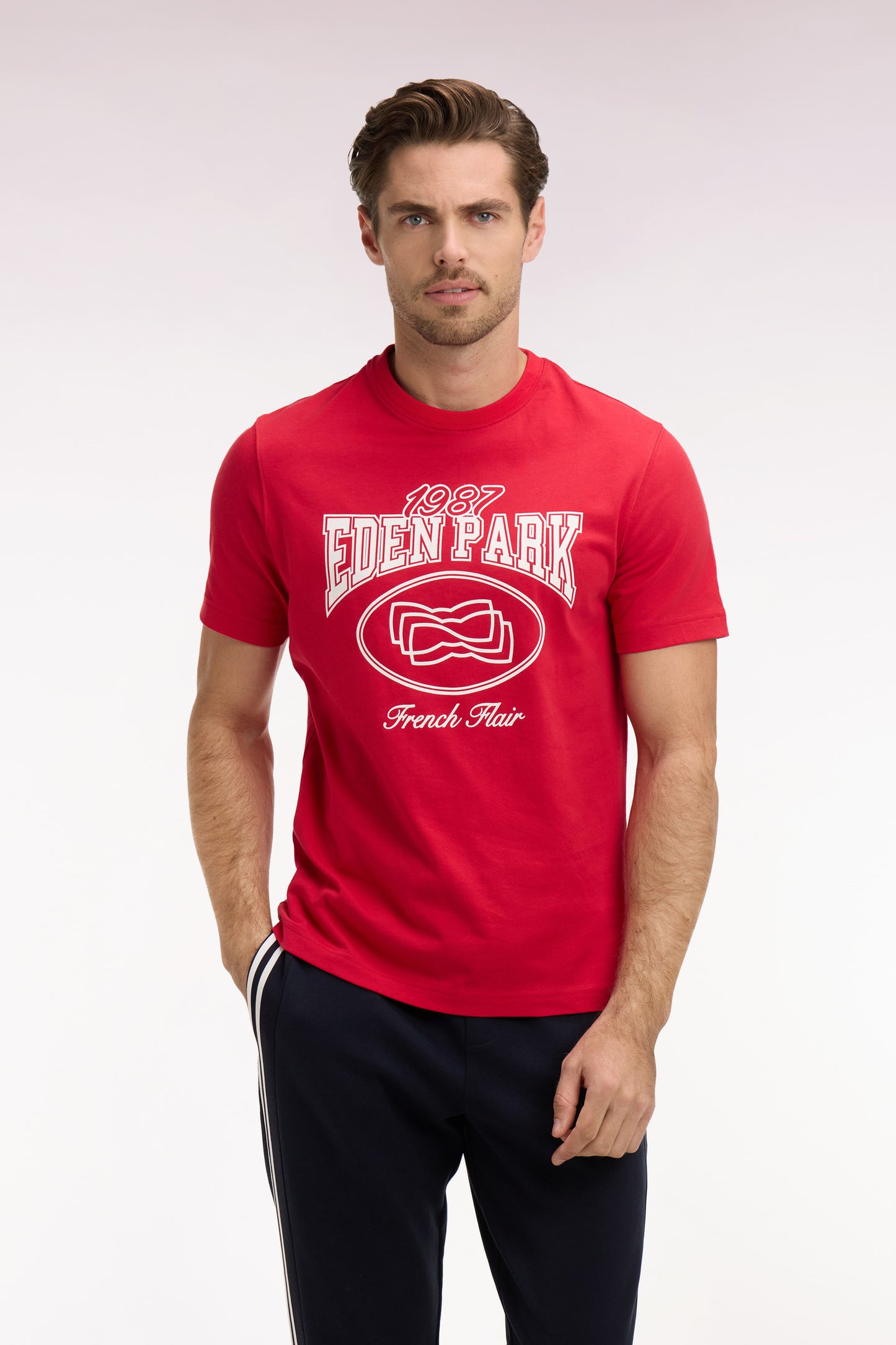 T-shirt à manches courtes en coton rouge sérigraphie écrue coupe regular