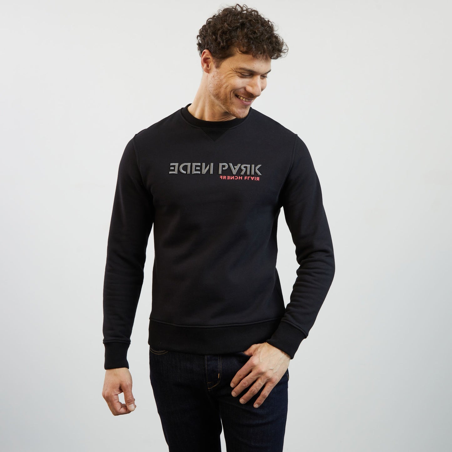 Black round-neck sweatshirt