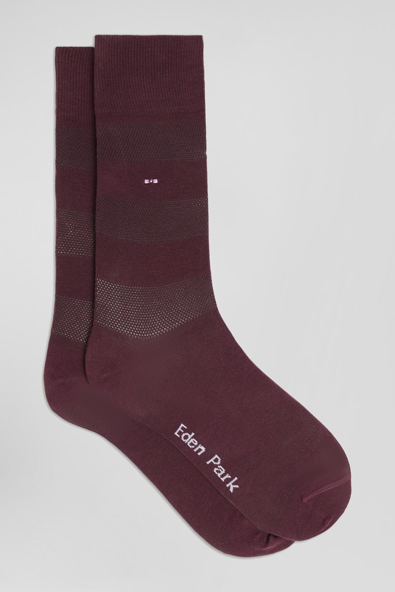 Burgundy socks with knit plays in stretch cotton