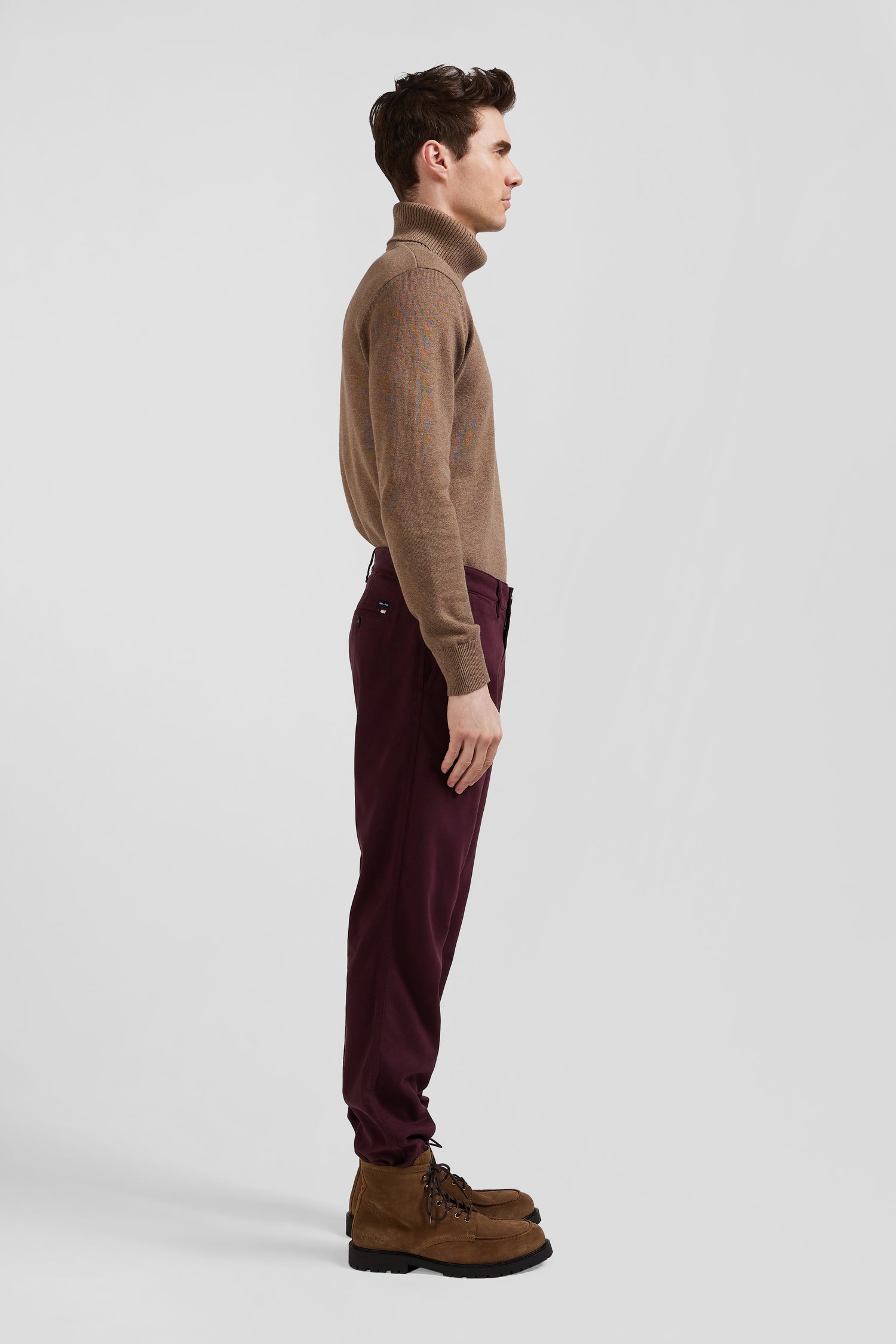 Pantalon chino en piqué de coton stretch et modal bordeaux coupe Regular