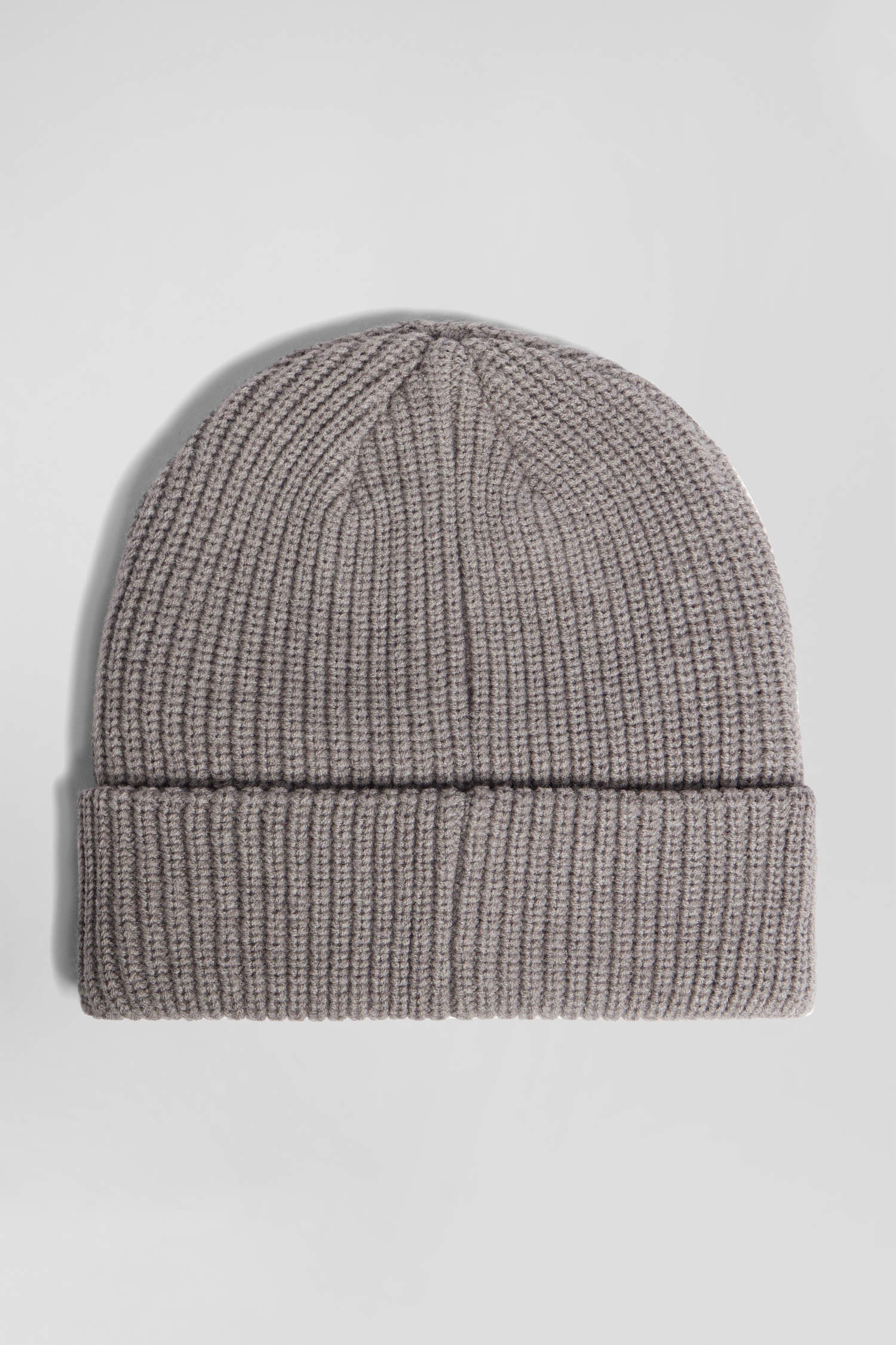 Mottled grey knitted beanie with bow tie embroidery