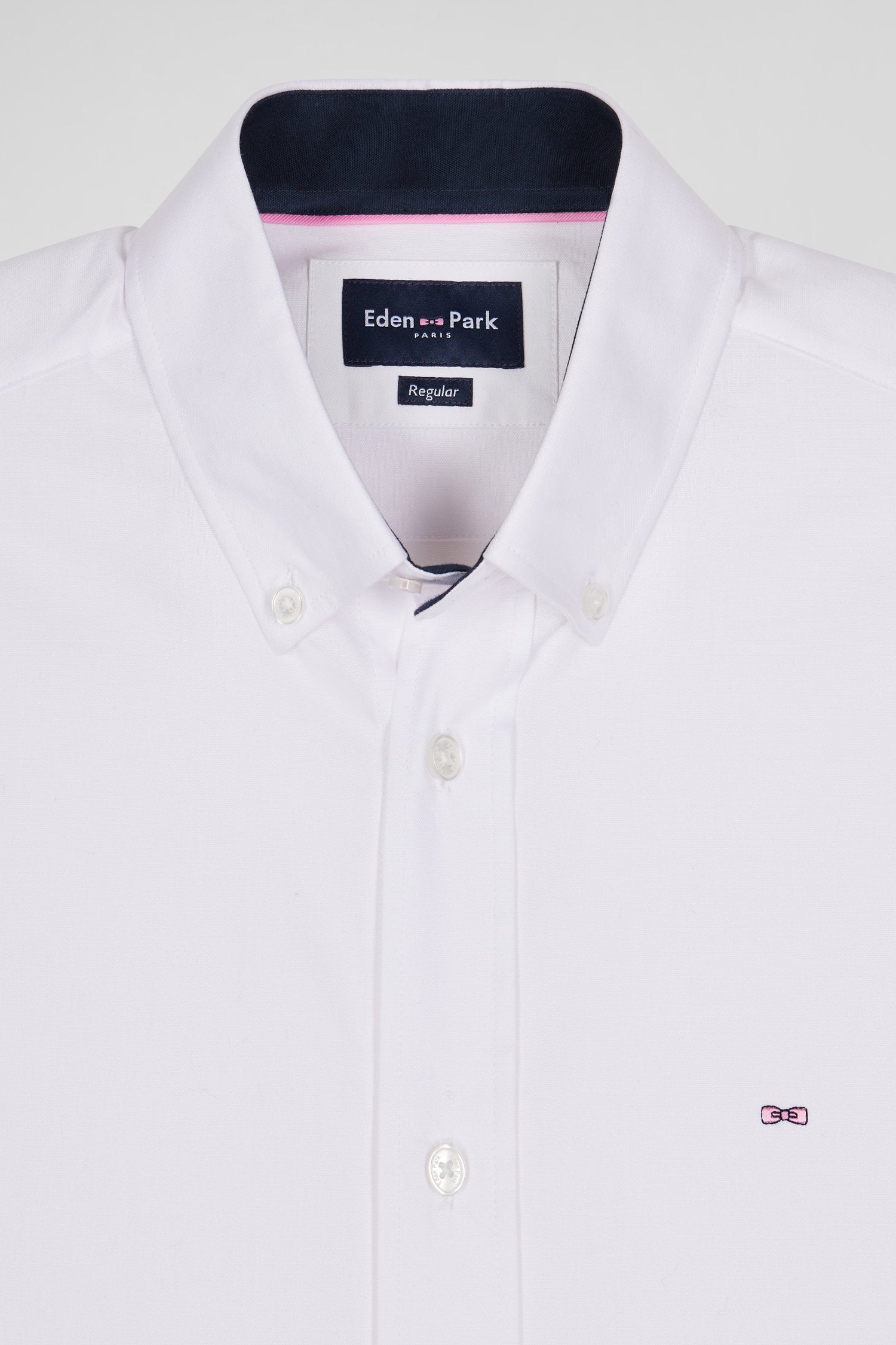 Regular white cotton short-sleeved shirt