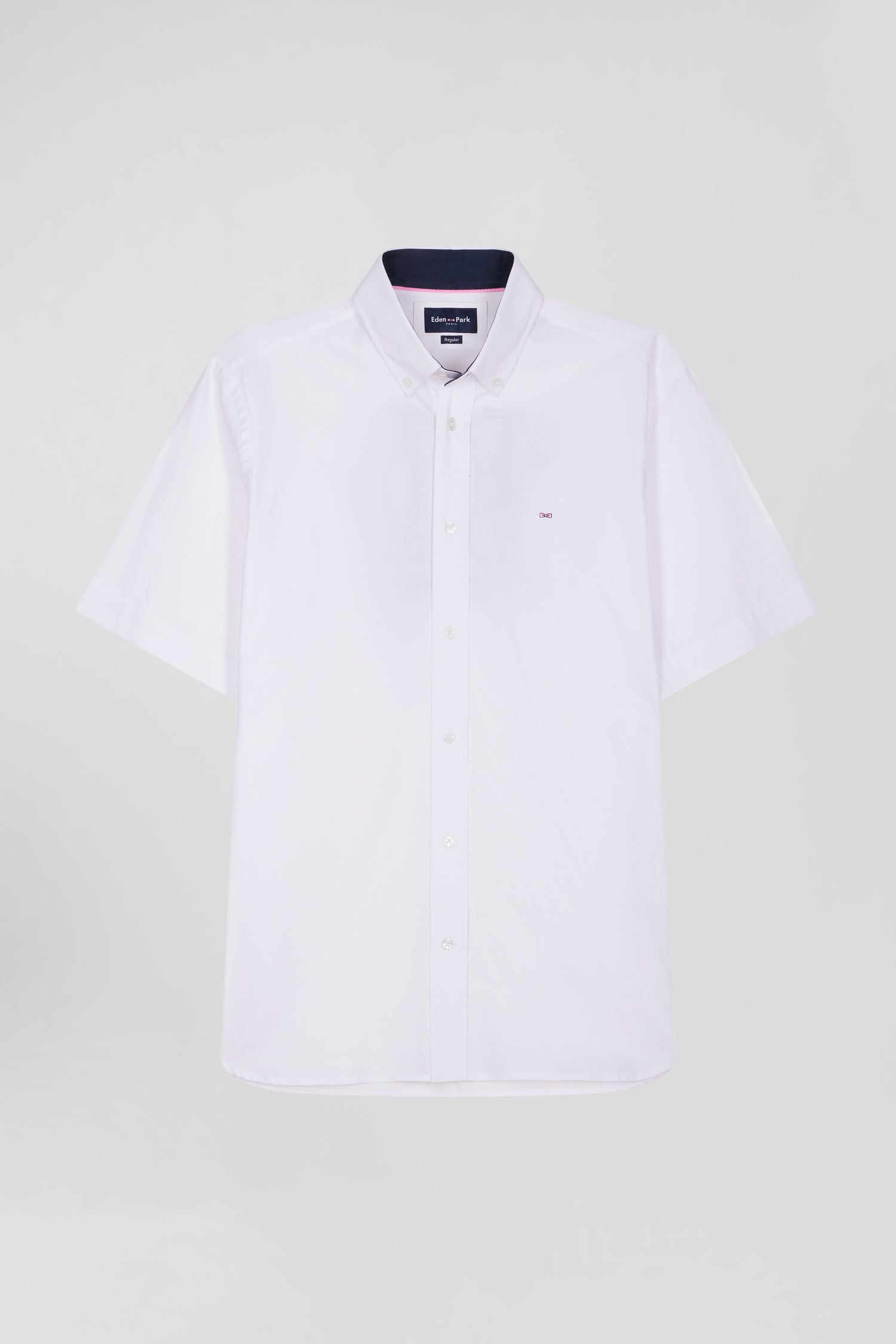 Regular white cotton short-sleeved shirt with back 10 embroidery