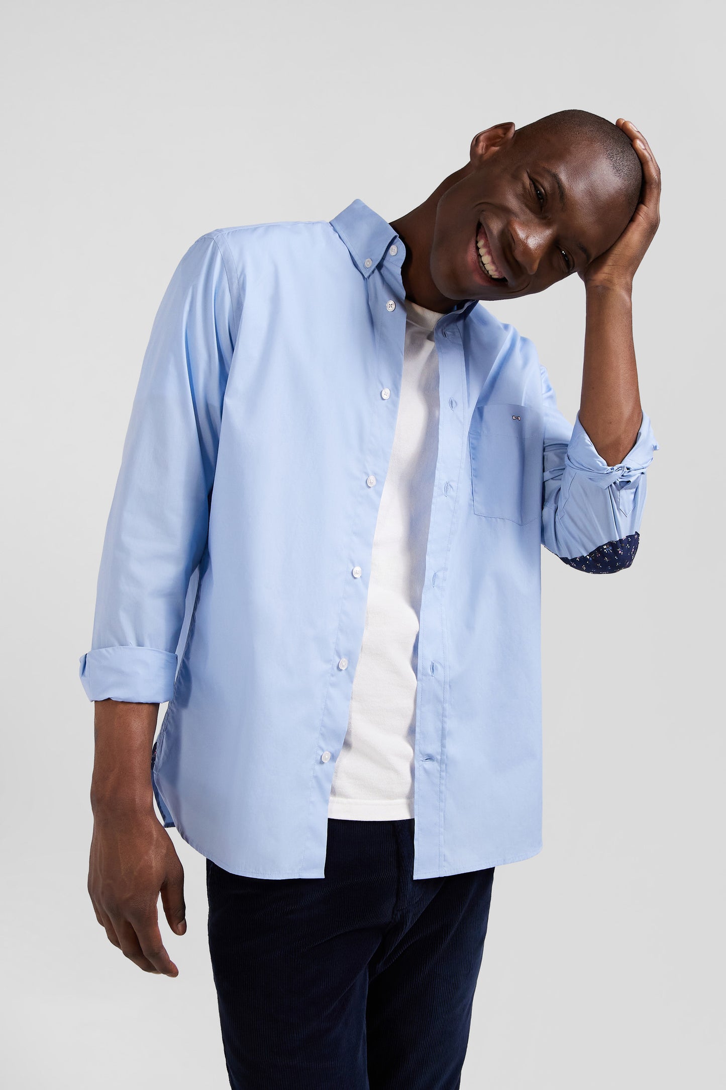 Regular sky blue cotton poplin shirt with button-down collar and printed elbow patches