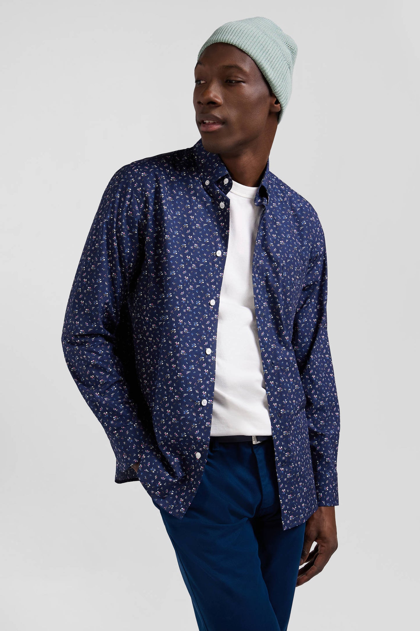 Regular navy blue cotton poplin shirt with micro floral print