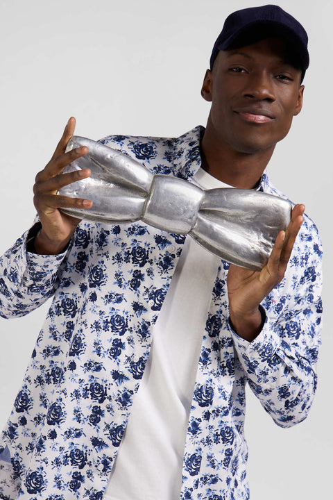 Regular white cotton twill shirt with blue floral print - Image 3