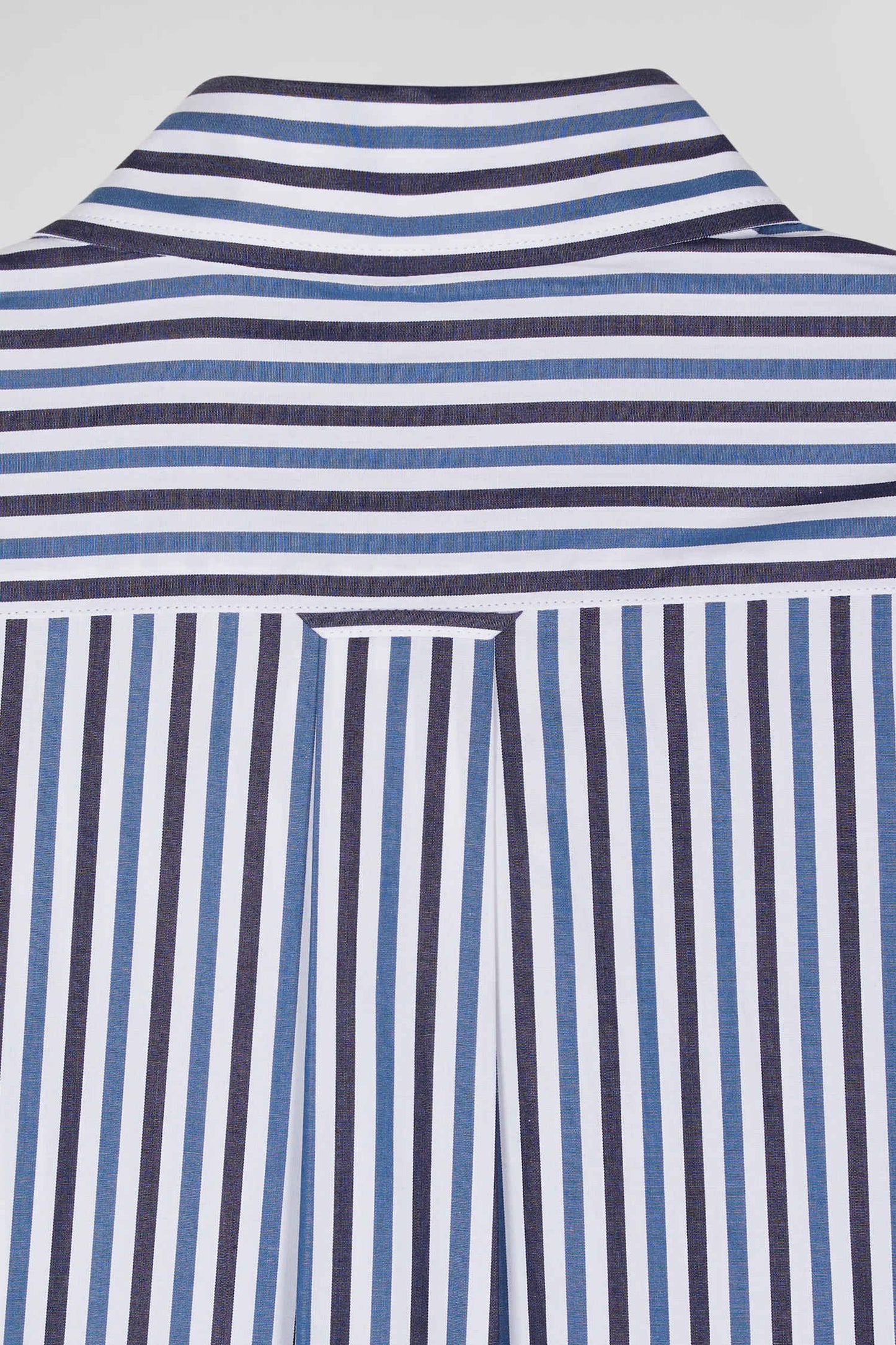 Regular dark blue striped cotton poplin shirt