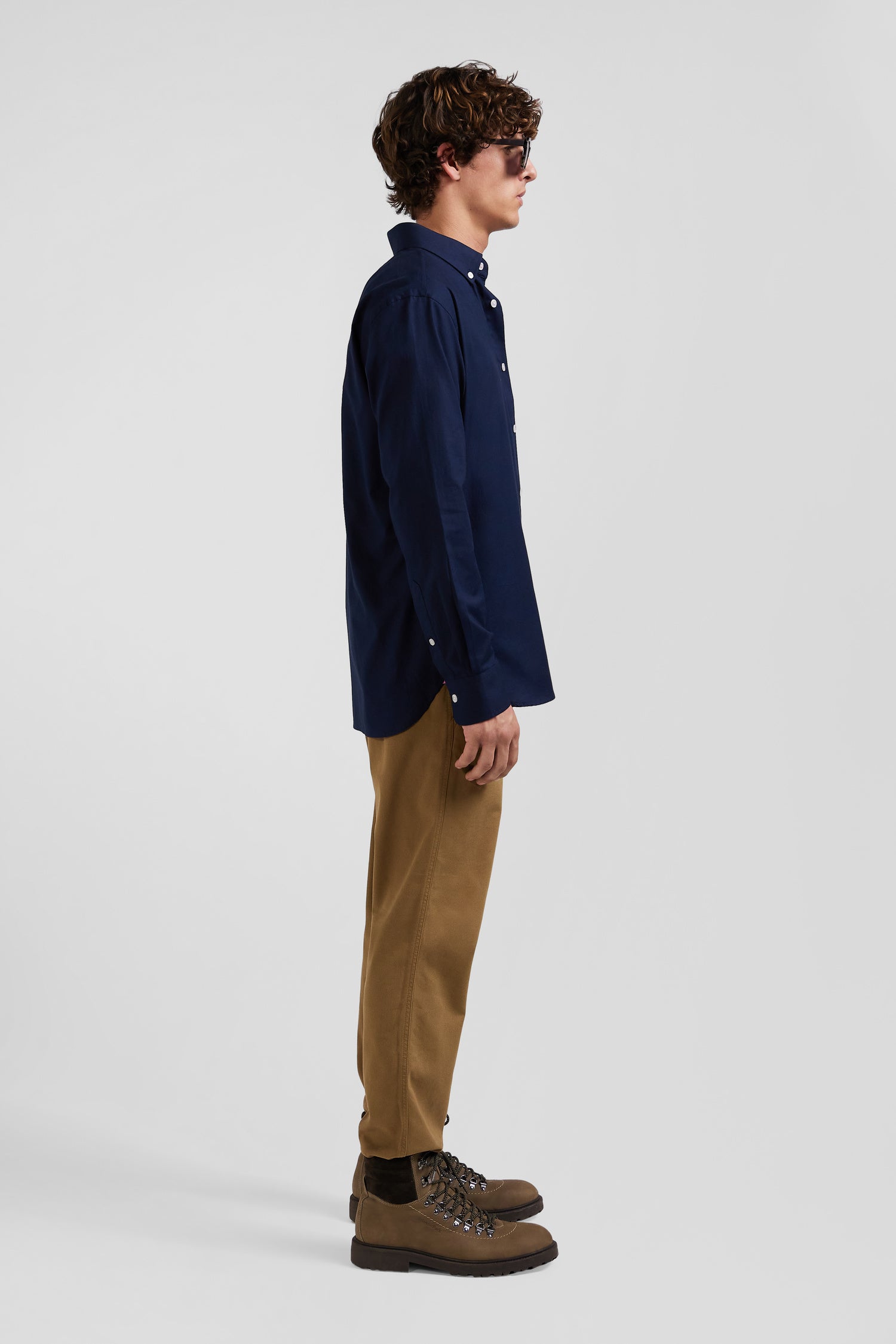 Regular navy blue oxford cotton shirt with back embroidery