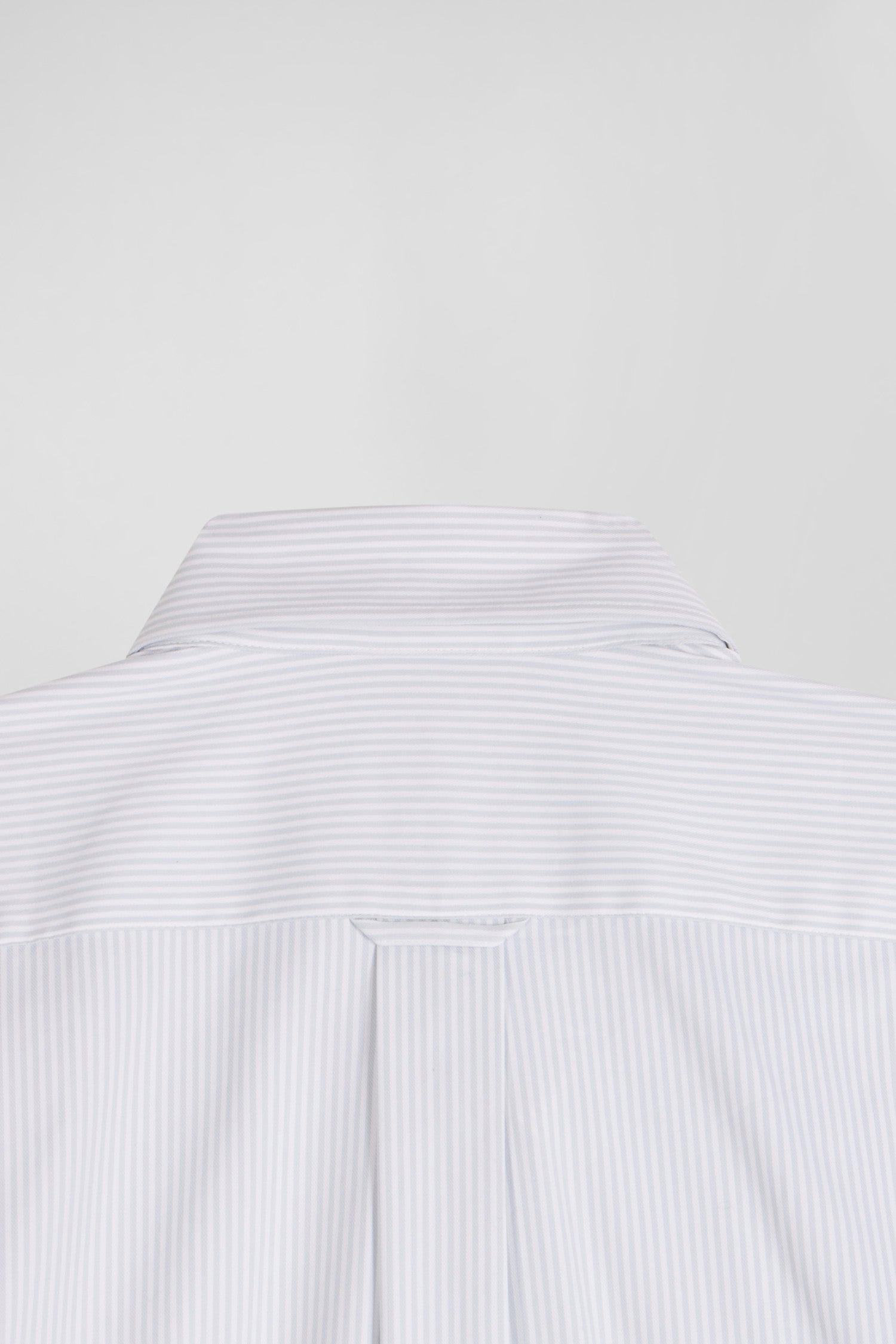 Regular green cotton poplin shirt with baton stripes