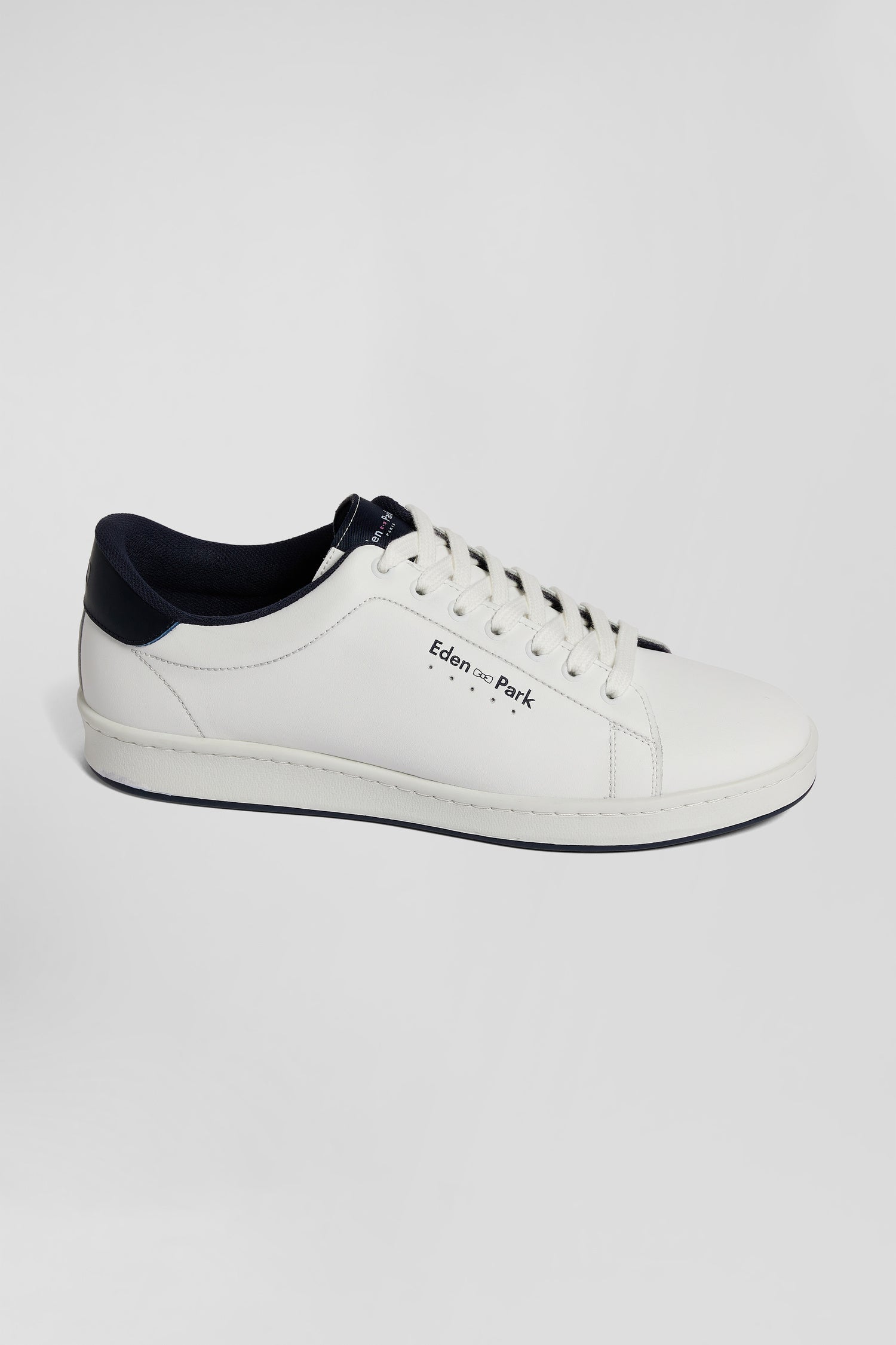 White low-top leather sneakers