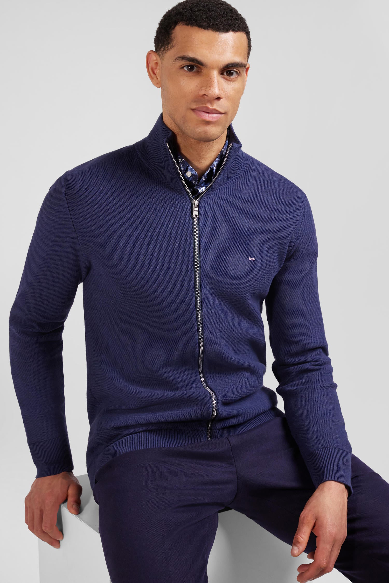 Regular plain navy blue cotton high collar zipped cardigan