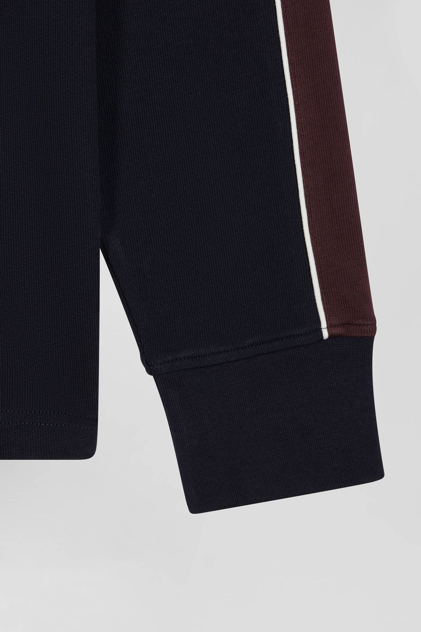 Long-sleeved jersey in hazelnut cotton with back embroidery and regular fit piping