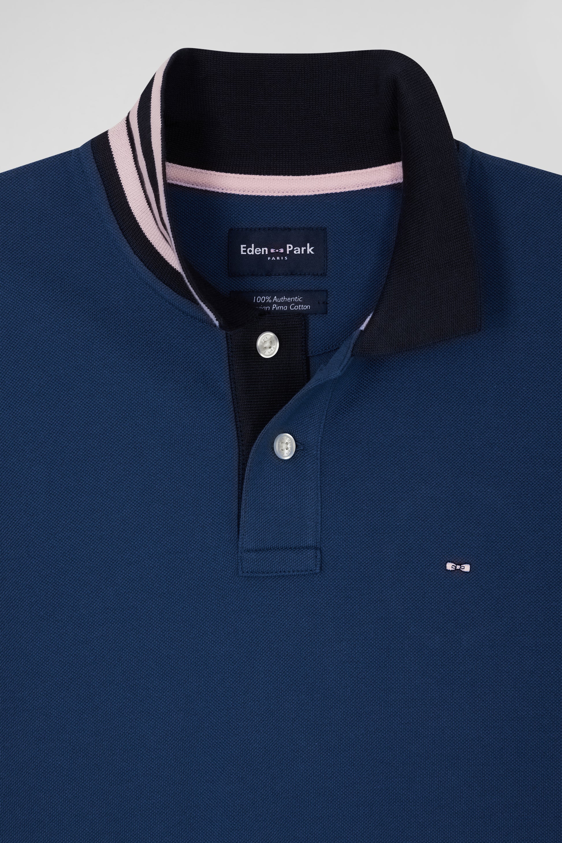 Regular blue short-sleeved cotton piqué polo shirt with contrasting details