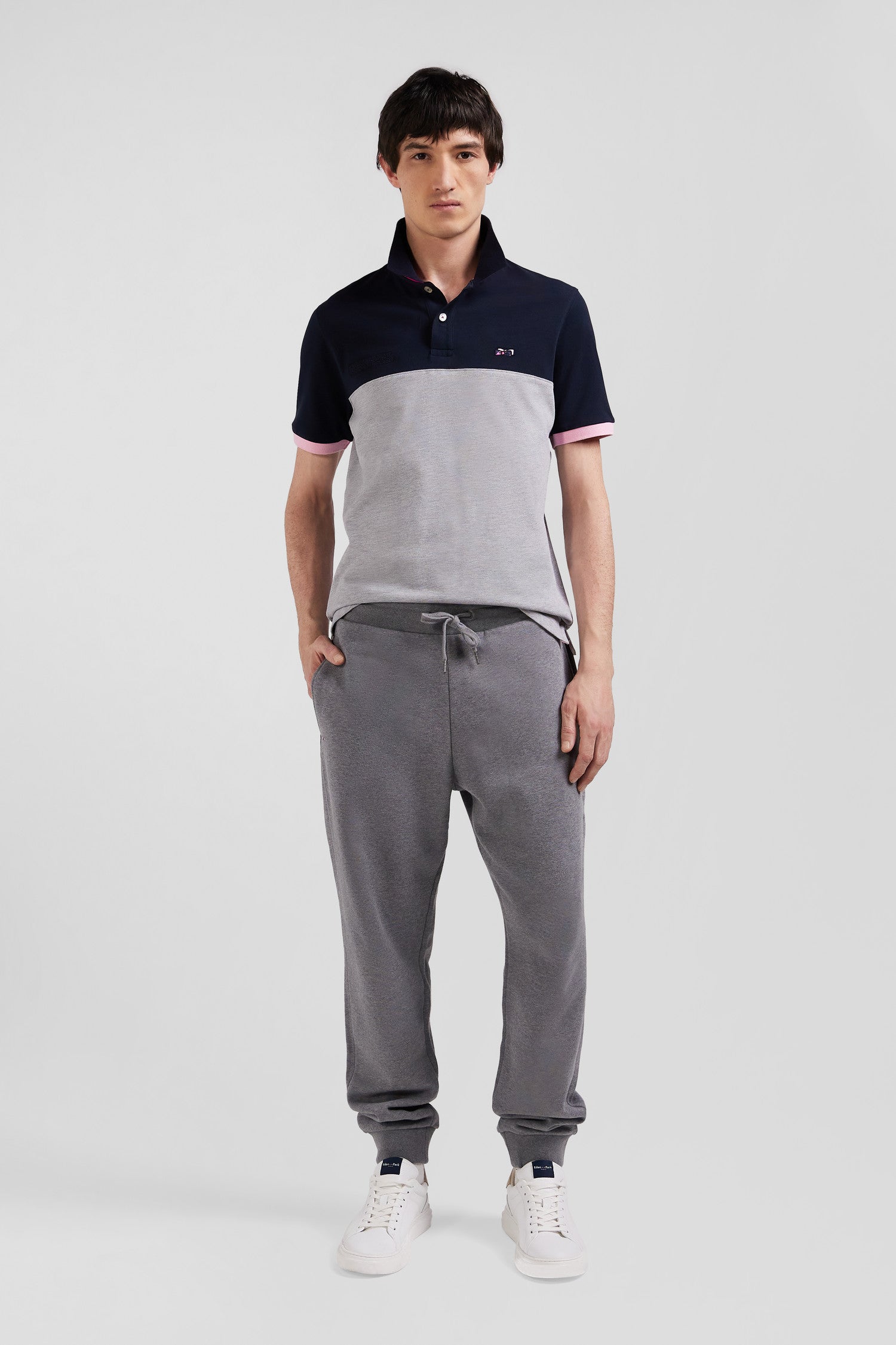 Regular grey short-sleeved cotton piqué polo shirt with bow tie embroidery and contrasting details