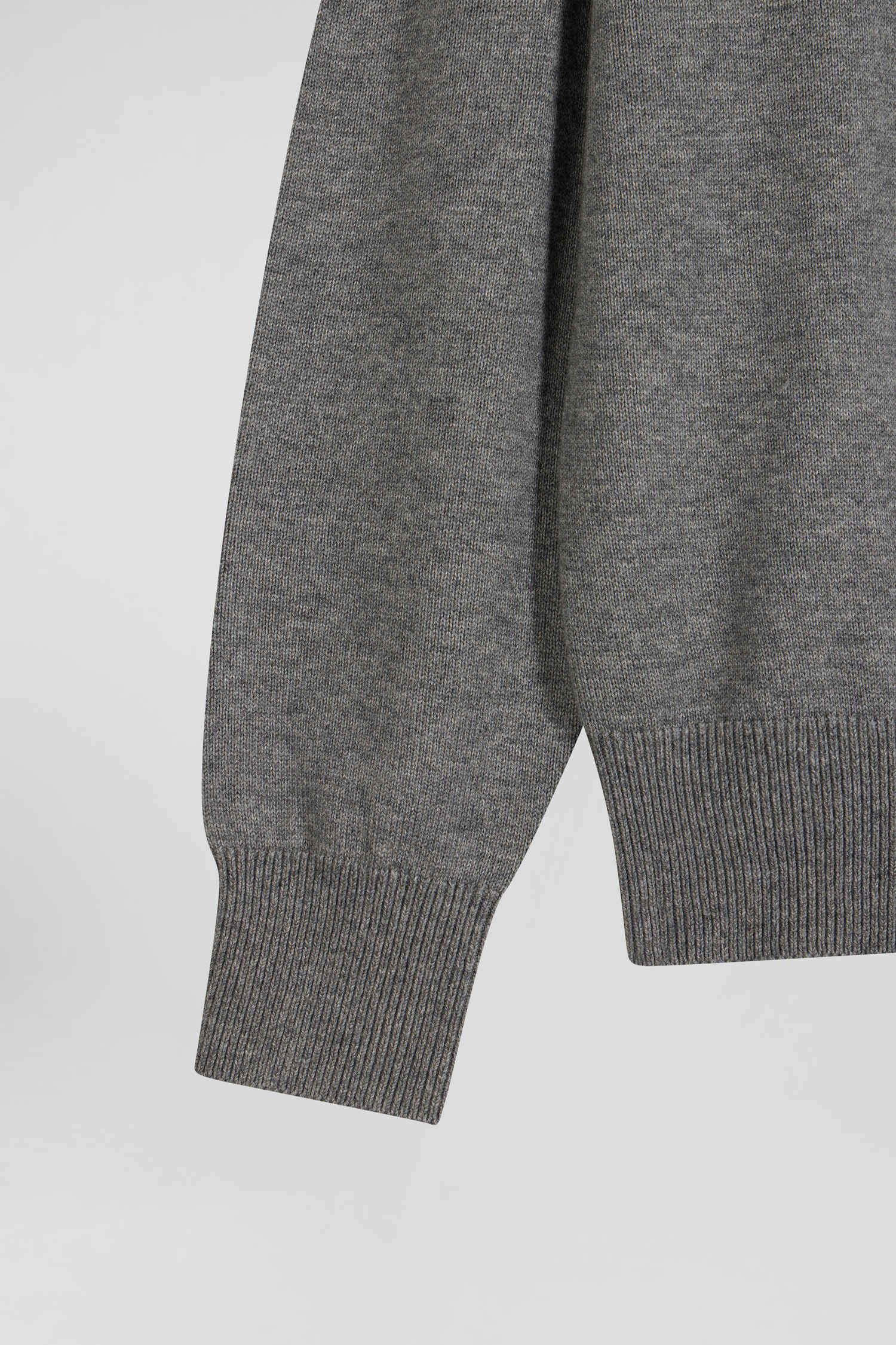 Regular grey wool and cotton V-neck jumper with striped details