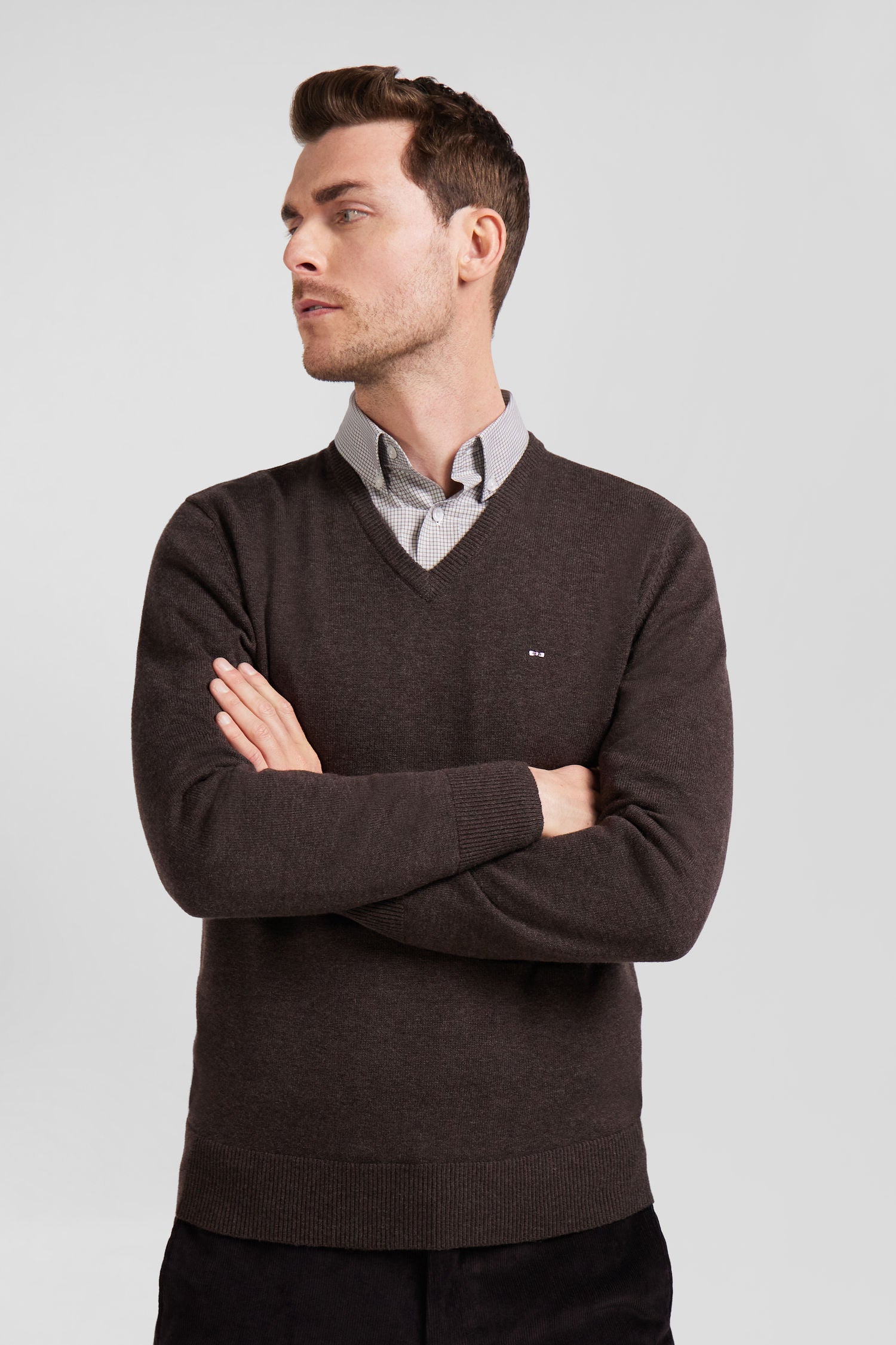 Regular brown wool and cotton V-neck jumper with striped details