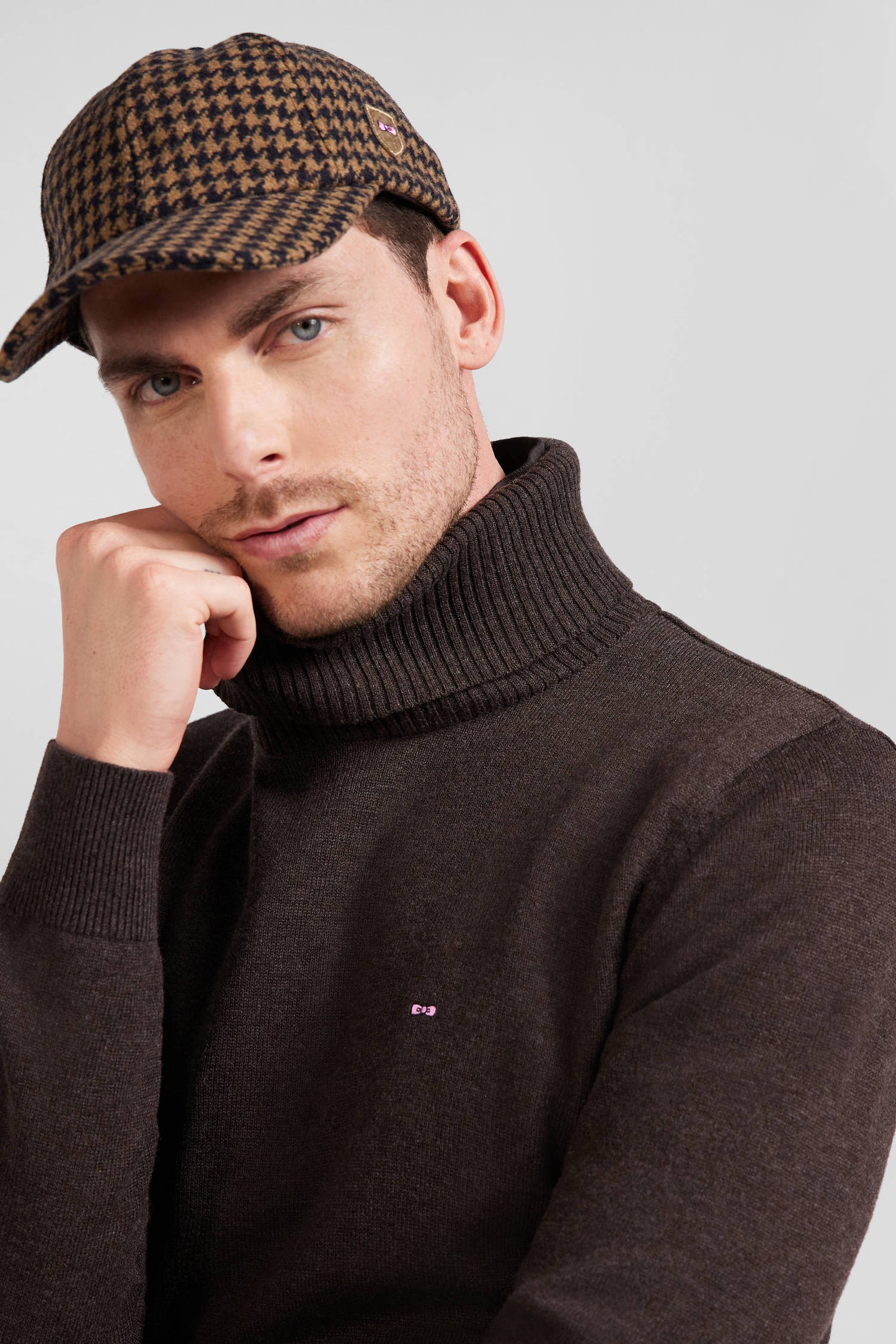 Regular brown wool and cotton turtleneck jumper