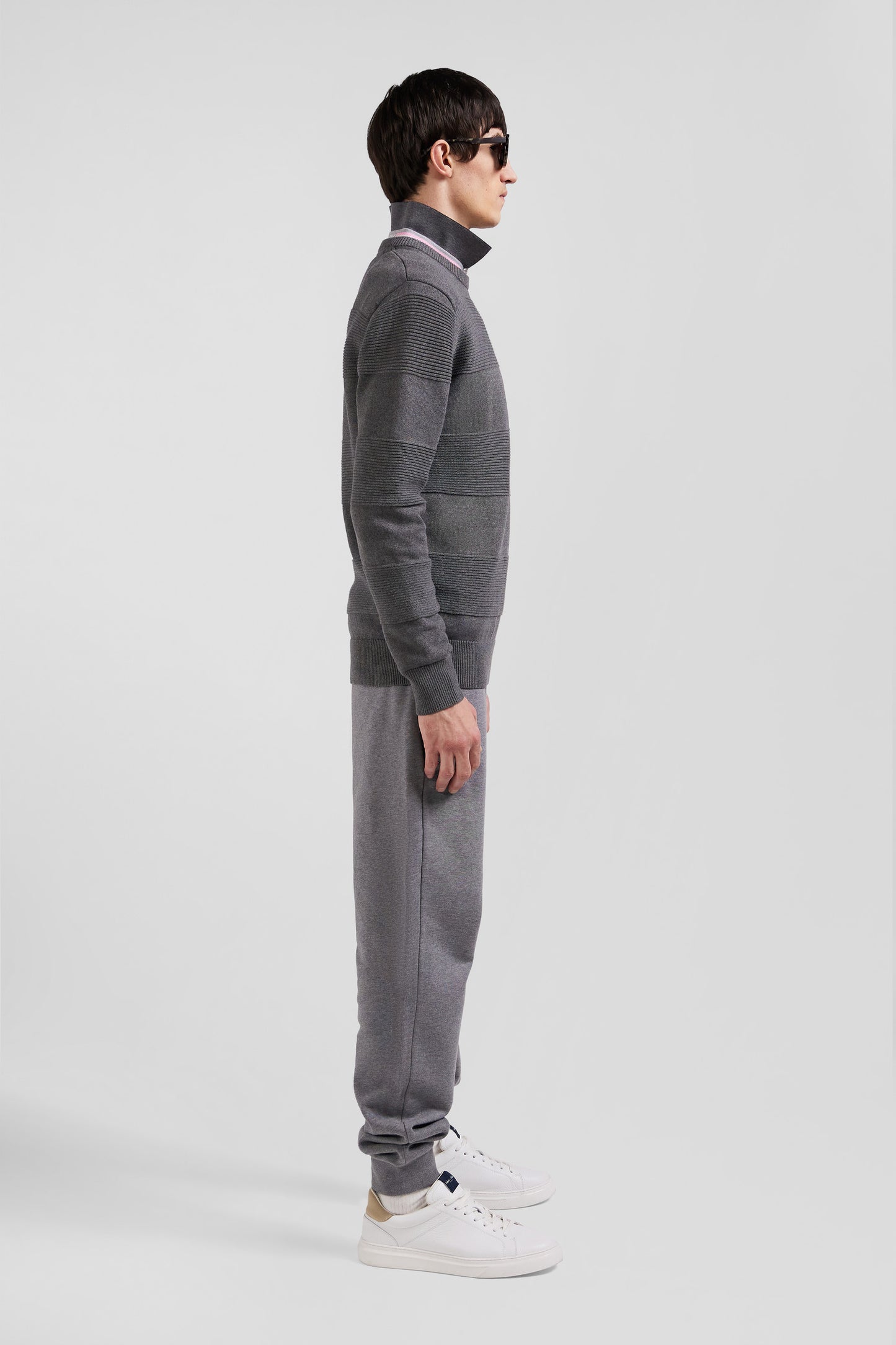 Regular grey cotton crew neck jumper with knit patterns