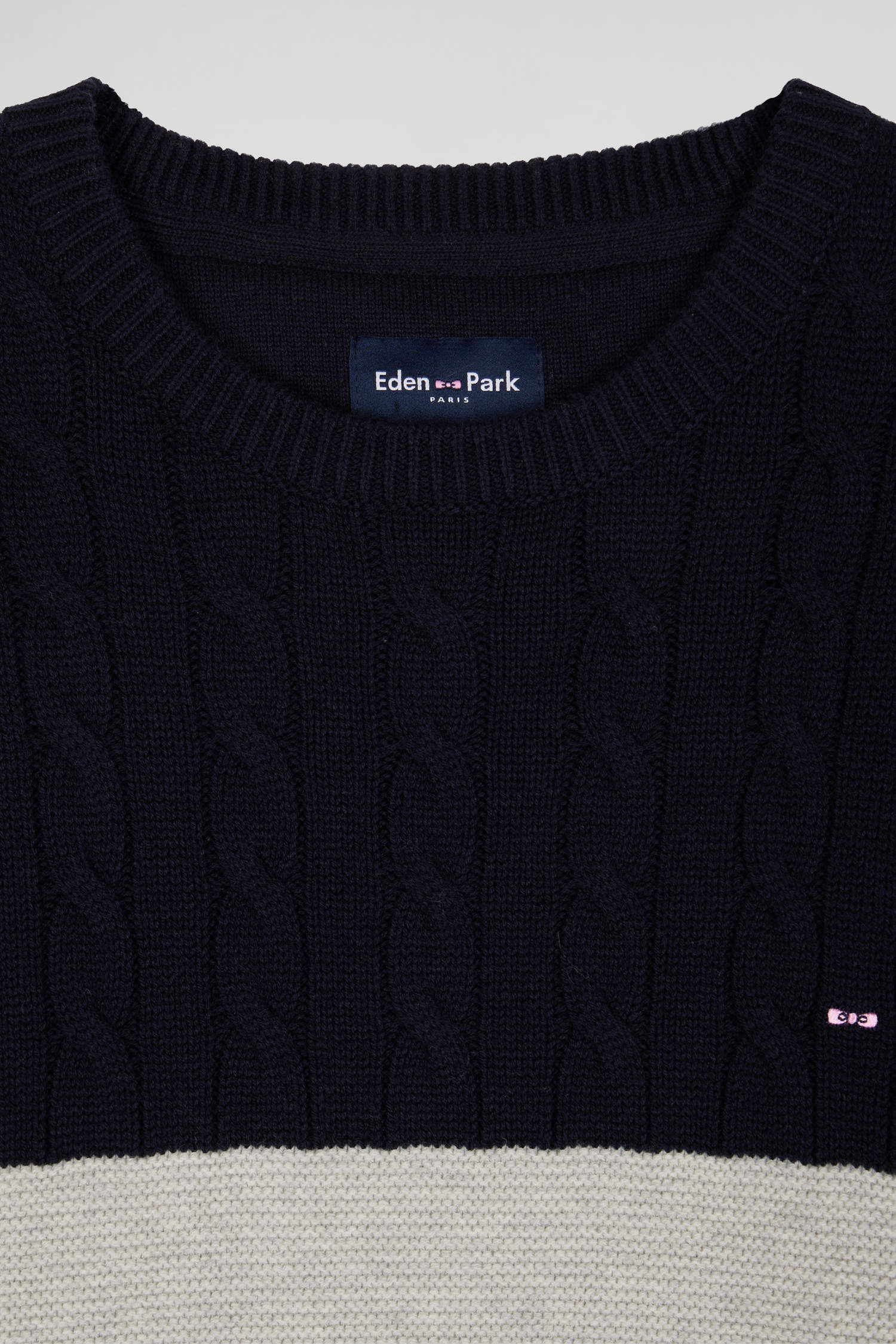 Regular grey wool and cotton crew neck jumper with knit patterns