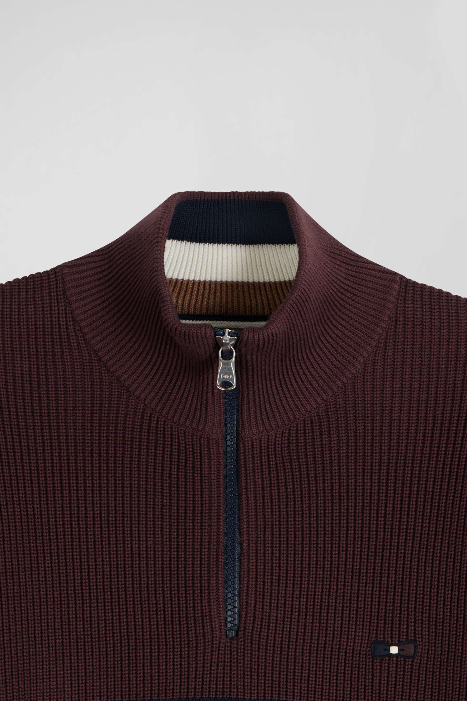 Regular burgundy cotton semi-zipped jumper with knit patterns