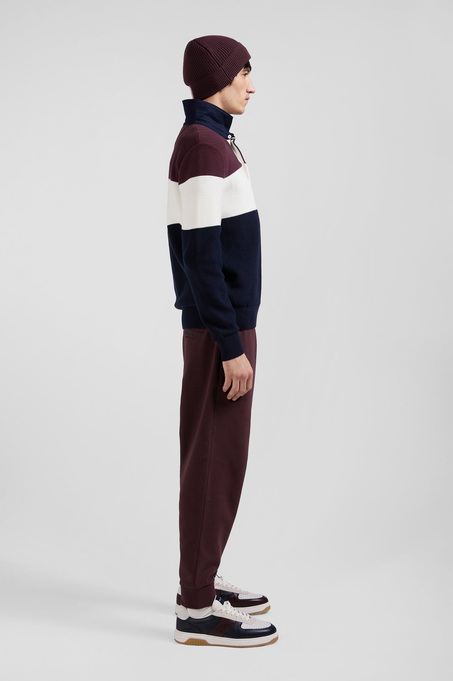 Regular burgundy wool and cotton jumper with knit patterns and rugby shirt collar