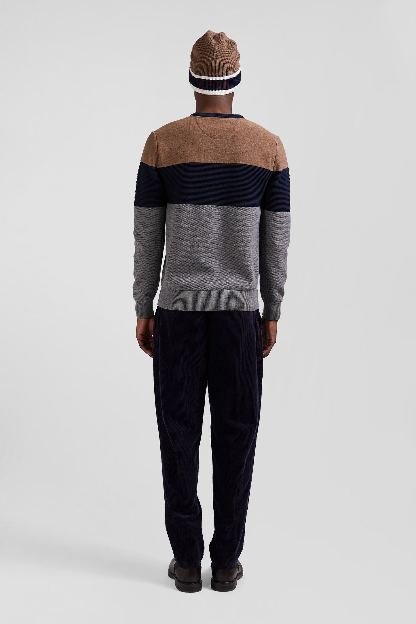 Round-neck sweater in grey and hazelnut cotton with regular-cut knits
