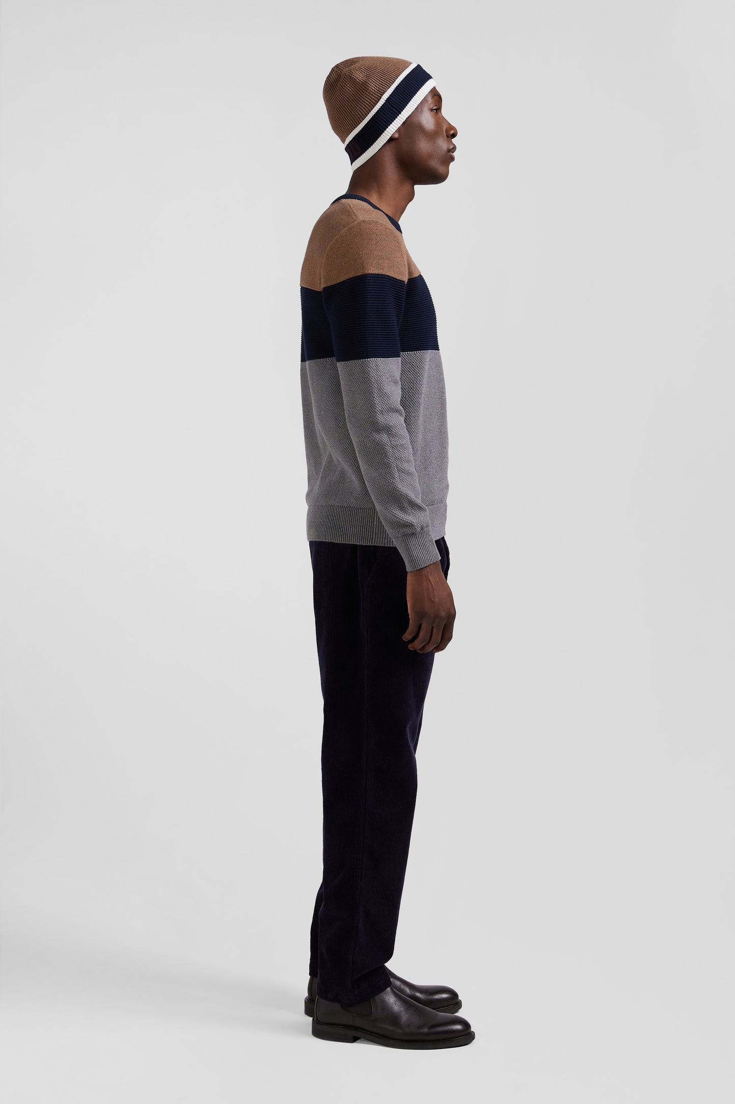 Round-neck sweater in grey and hazelnut cotton with regular-cut knits