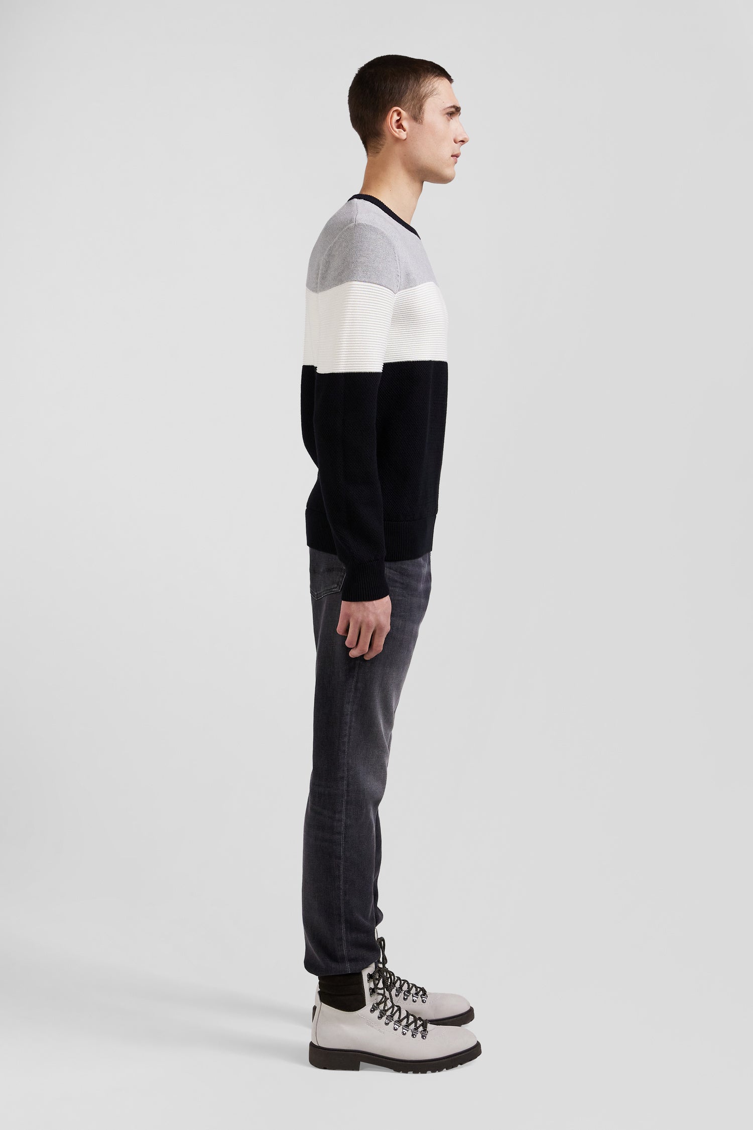 Regular grey and white cotton crew neck jumper with knit patterns