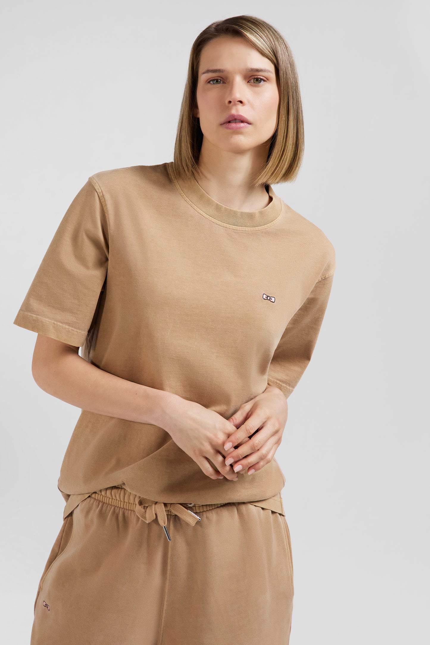 Unisex short-sleeved T-shirt in plain hazelnut overdyed cotton, Oversized cut