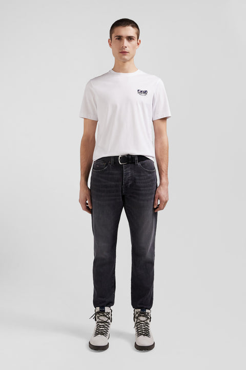 Regular white short-sleeved cotton T-shirt with tie patchwork emblem - Image 1